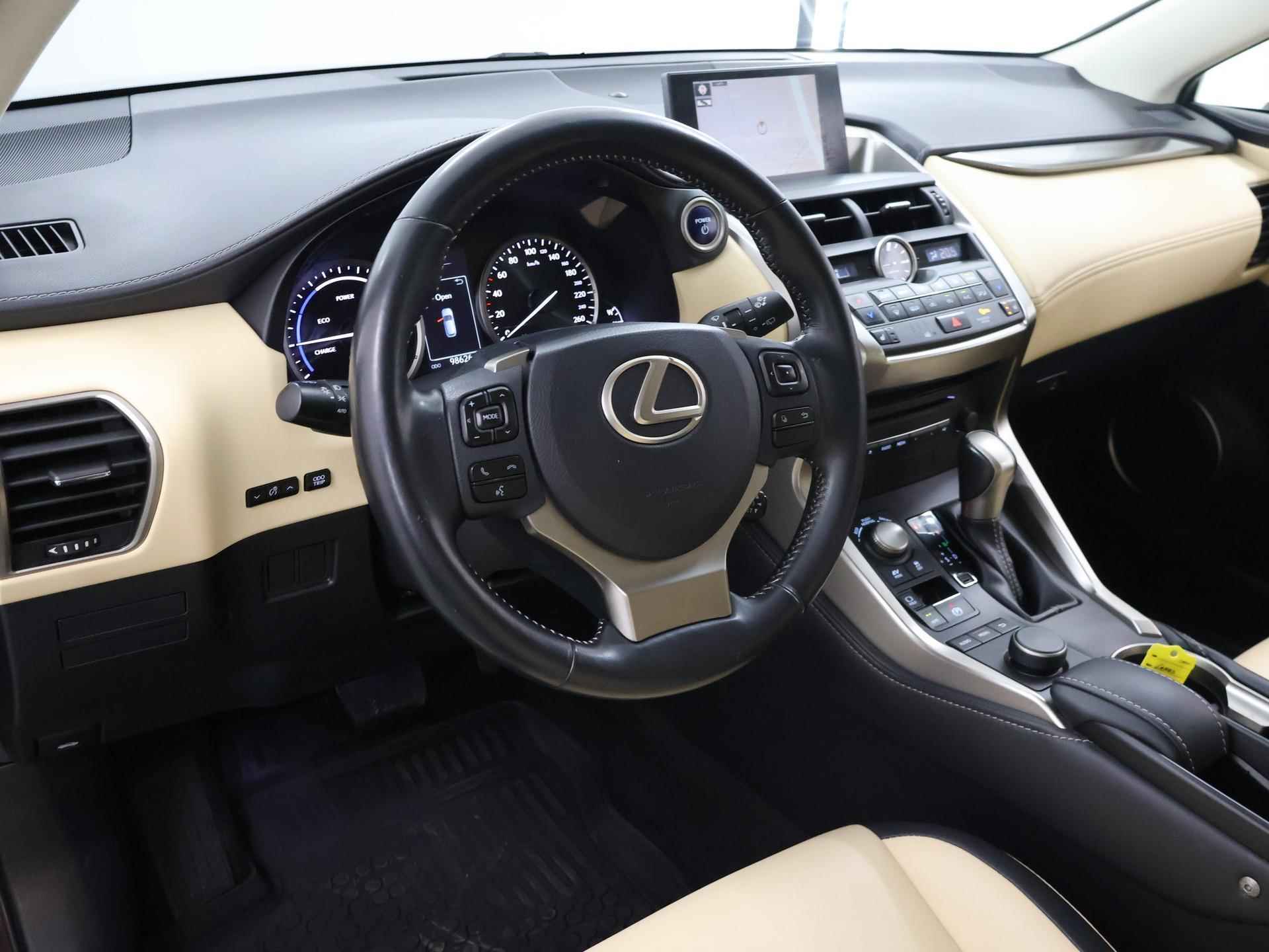 Lexus NX 300h 25th Edition | Navigatie | Keyless go | Parkeercamera | Stoelverwarming | Climate Control | Comfortstoelen | - 8/43