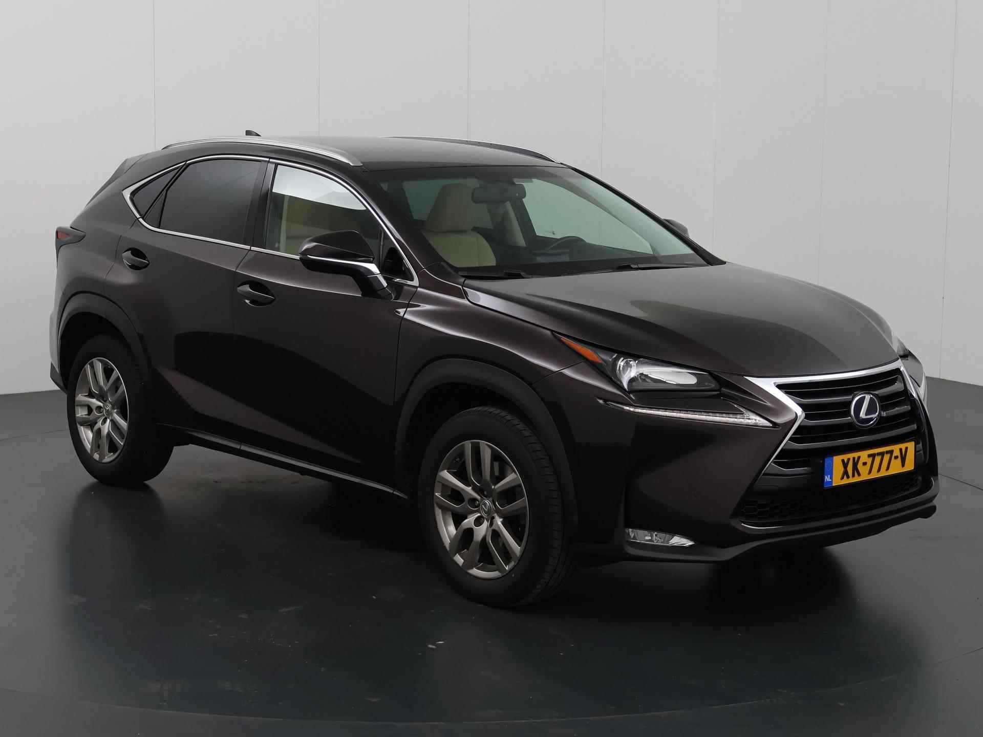 Lexus NX 300h 25th Edition | Navigatie | Keyless go | Parkeercamera | Stoelverwarming | Climate Control | Comfortstoelen | - 24/43