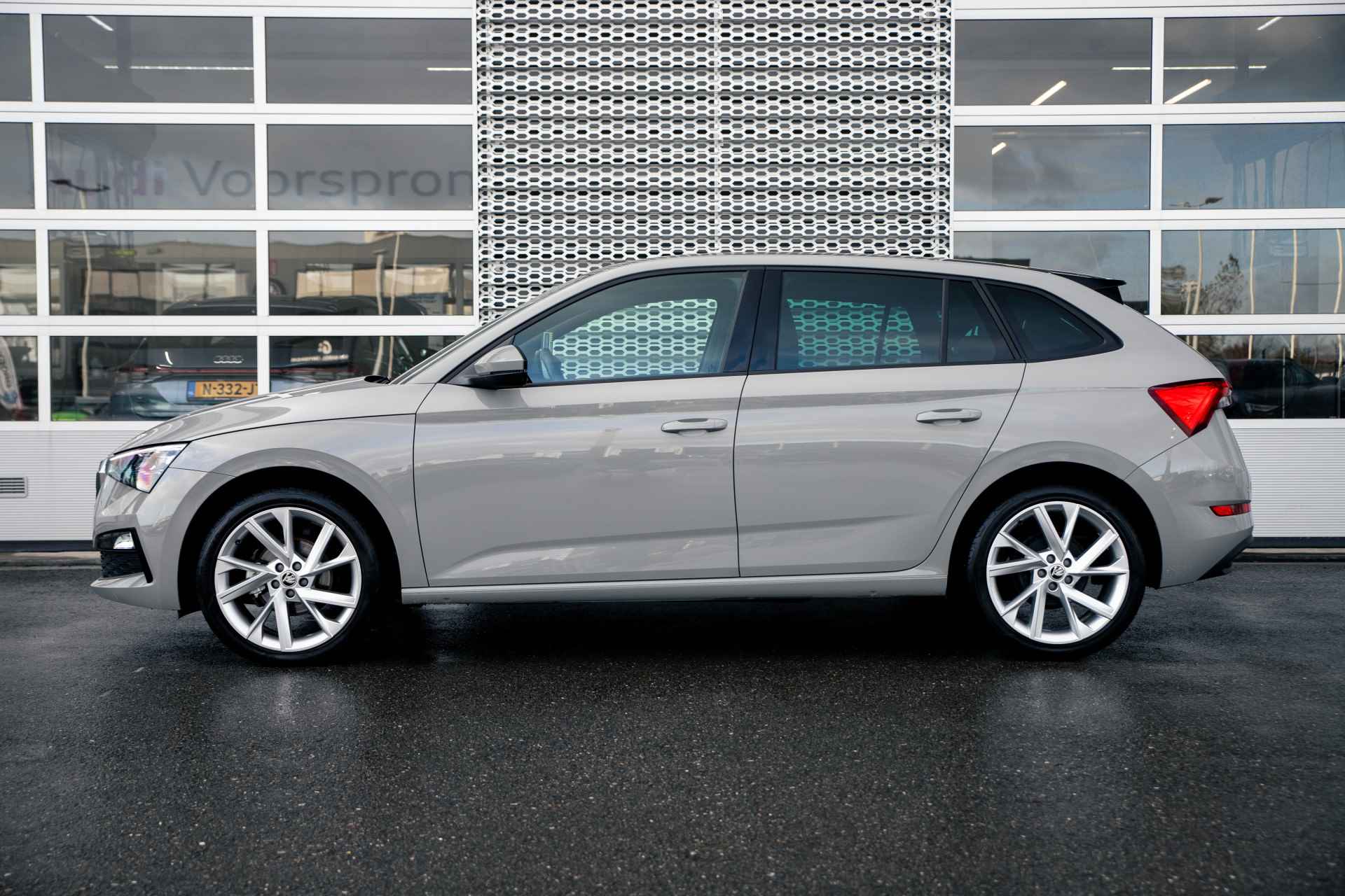 Škoda Scala Sport Business 1.0TSi 110pk | Panoramadak | Camera | Navigatie | 18" | Trekhaak - 6/35