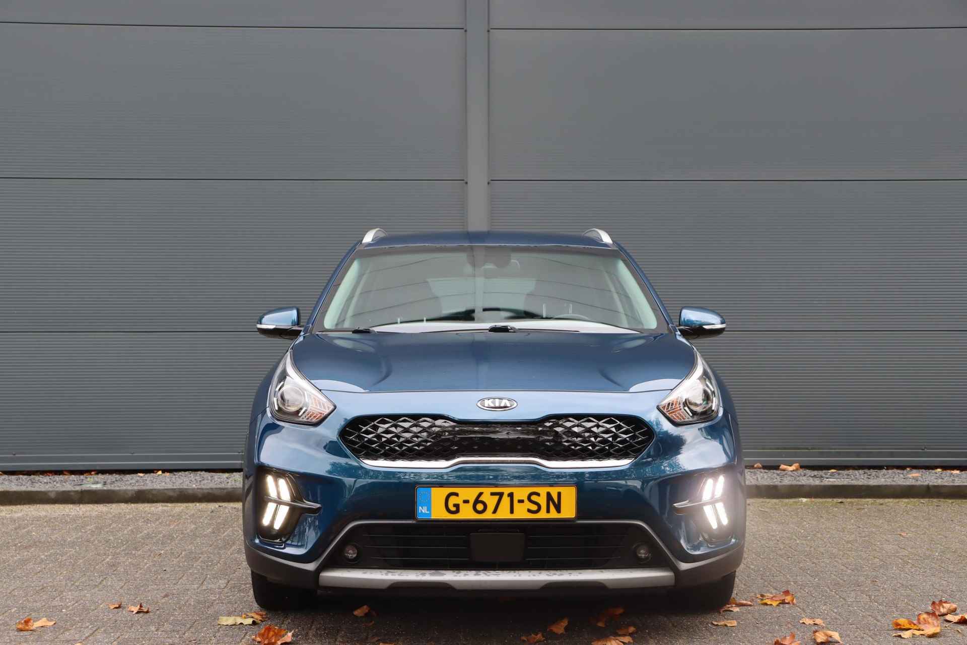 Kia Niro 1.6 GDi Hybrid DynamicLine / Navigatie / Achteruitrijcamera / Apple CarPlay / - 2/30