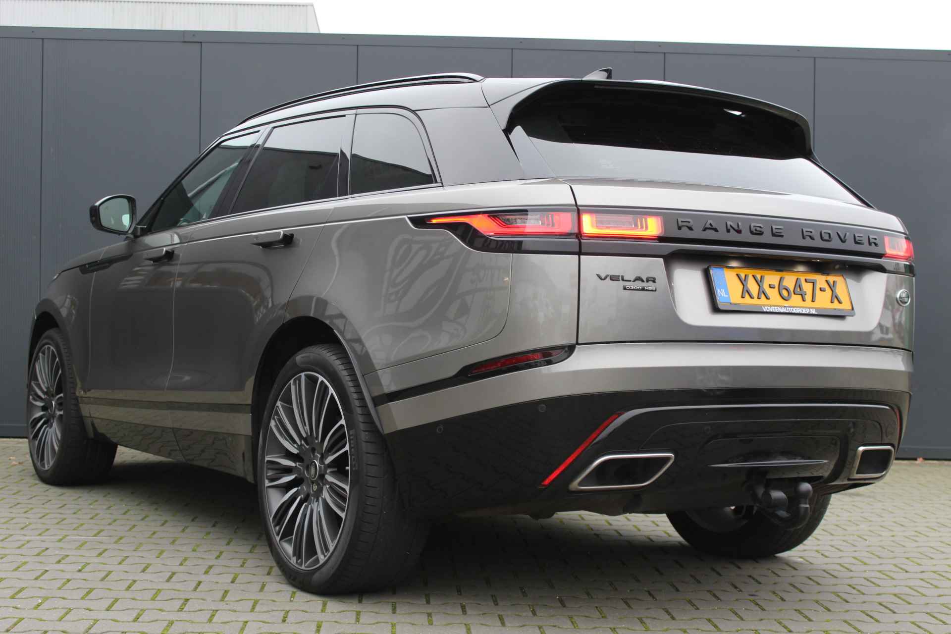 Land Rover Range Rover Velar 3.0 V6 AWD R-Dynamic HSE | incl. 12 maanden garantie | Trekhaak wegklapbaar | Schuif/kantel dak | Dodehoek detectie | Massage stoelen | 22 inch velgen | Bomvolle auto | Luxe uitstraling | 2500KG trekgewicht - 10/61