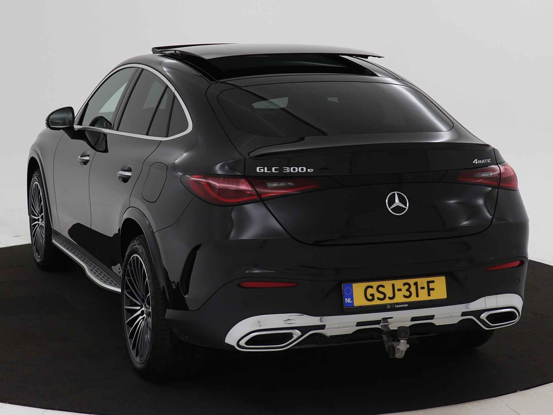 Mercedes-Benz GLC Coupé 300 e 4M AMG Plug-In Hybride | AMG Styling | Trekhaak | 20 Inch LM Velgen | Distronic | Panorama Schuif-Kanteldak | 360°-Camera | Inclusief 24 maanden MB Certified garantie voor Europa. - 18/47