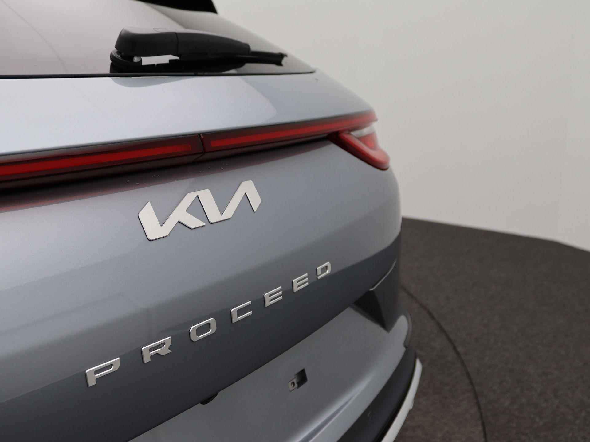 Kia ProCeed 1.5 T-GDi GT-PlusLine | Navigatie | Climate Control | Lm velgen | Parkeersensoren | Camera | Stoelverwarming | Glasdak - 42/51