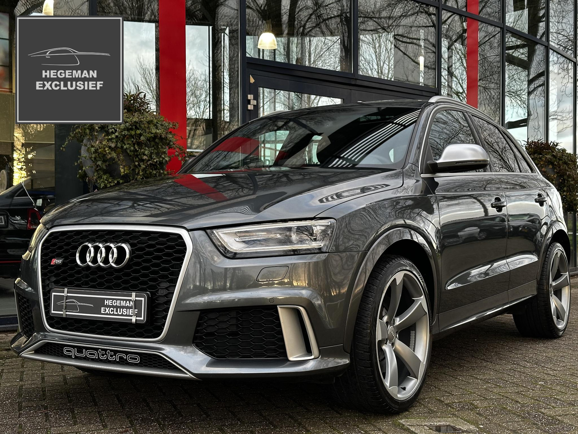 Audi RS Q3 2.5 TFSI quattro | Wegkl. Trekhaak | Schuif-kanteldak | Keyless | BOSE | 20 inch | Cruise | Stoelverwarming | Navi