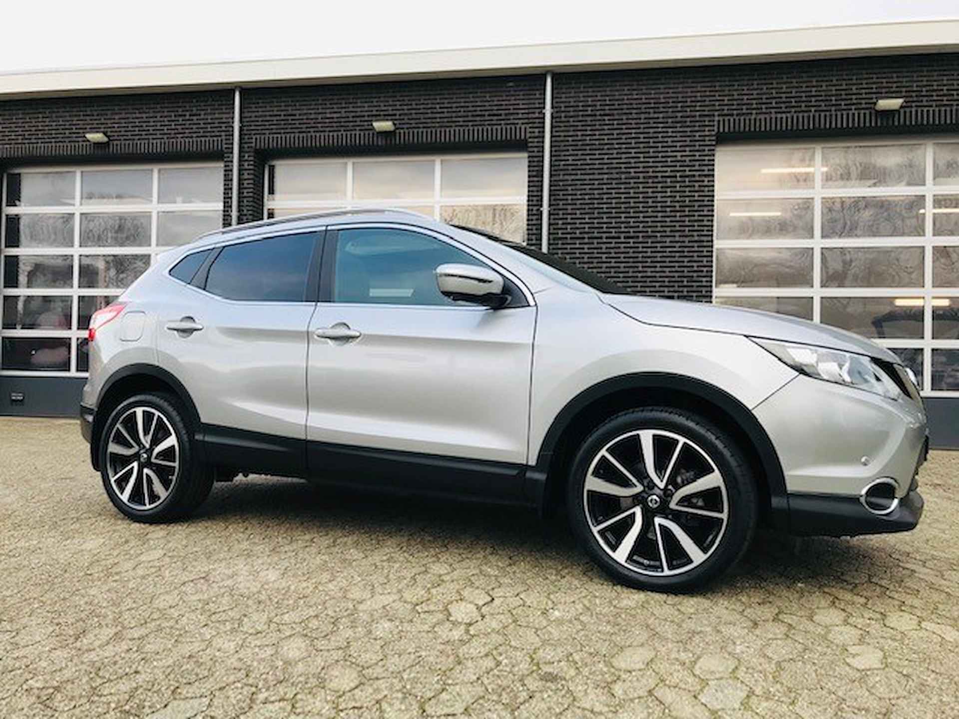 Nissan Qashqai 1.2 DIG-T 85KW CONNECT EDITION - AUTOMAAT / TREKHAAK - 3/32