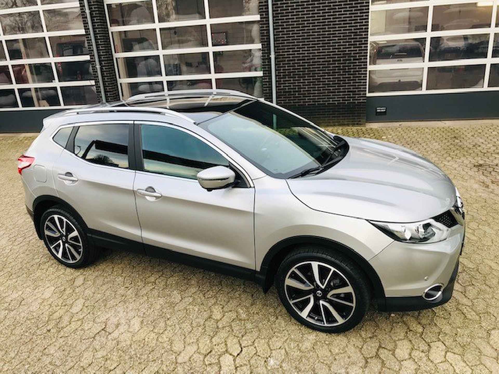 Nissan Qashqai 1.2 DIG-T 85KW CONNECT EDITION - AUTOMAAT / TREKHAAK - 13/32