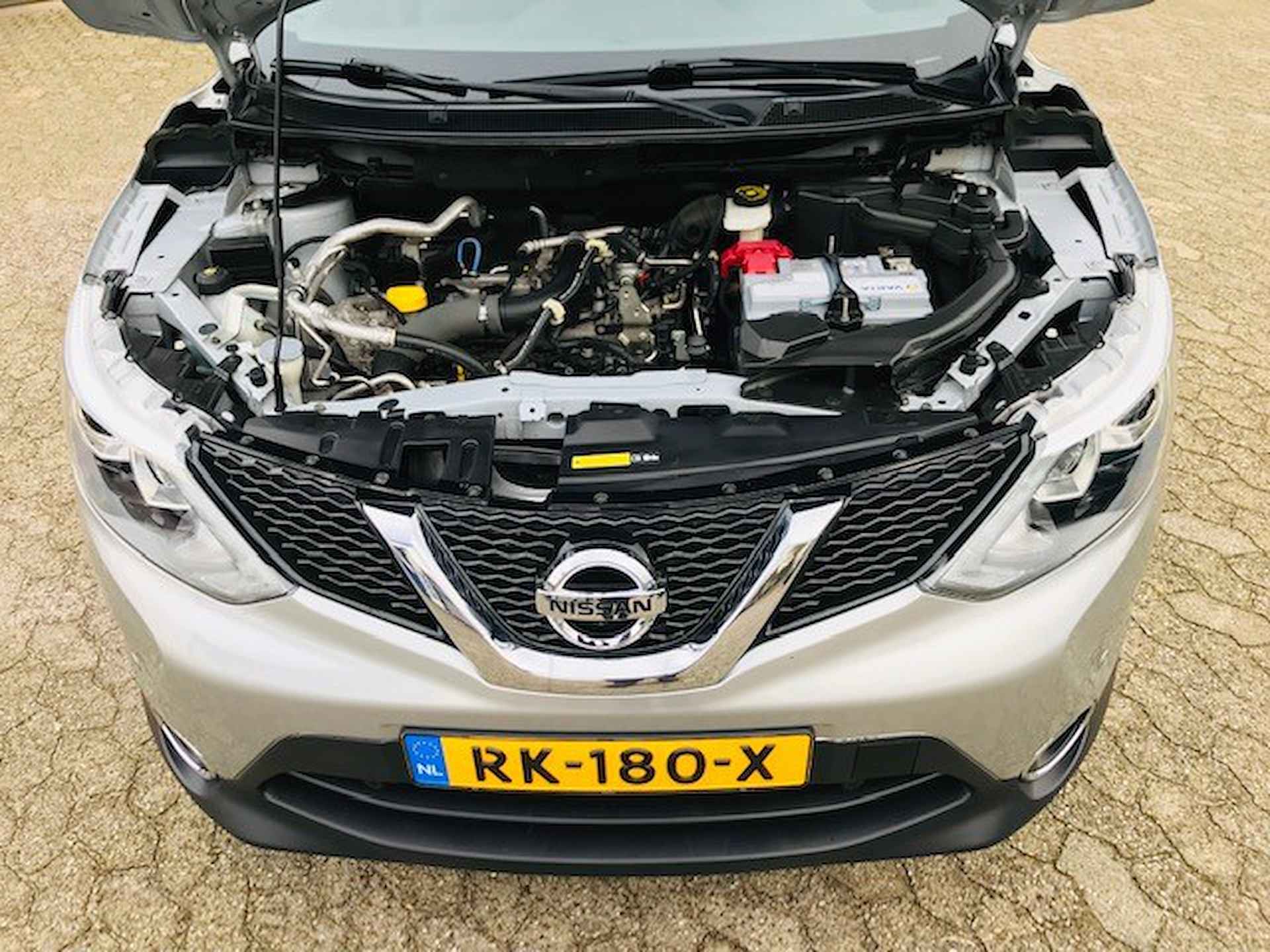 Nissan Qashqai 1.2 DIG-T 85KW CONNECT EDITION - AUTOMAAT / TREKHAAK - 29/32