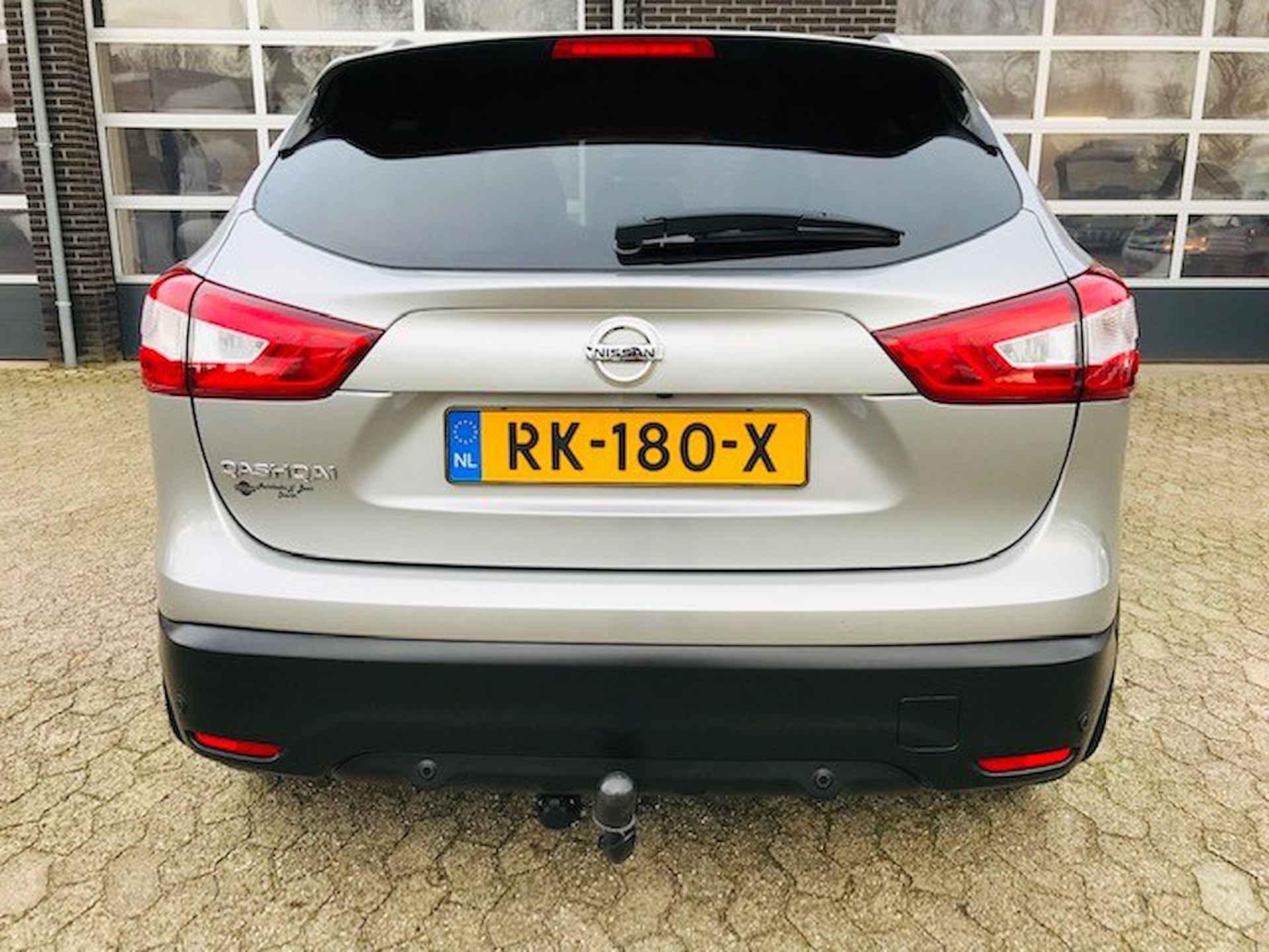 Nissan Qashqai 1.2 DIG-T 85KW CONNECT EDITION - AUTOMAAT / TREKHAAK - 30/32