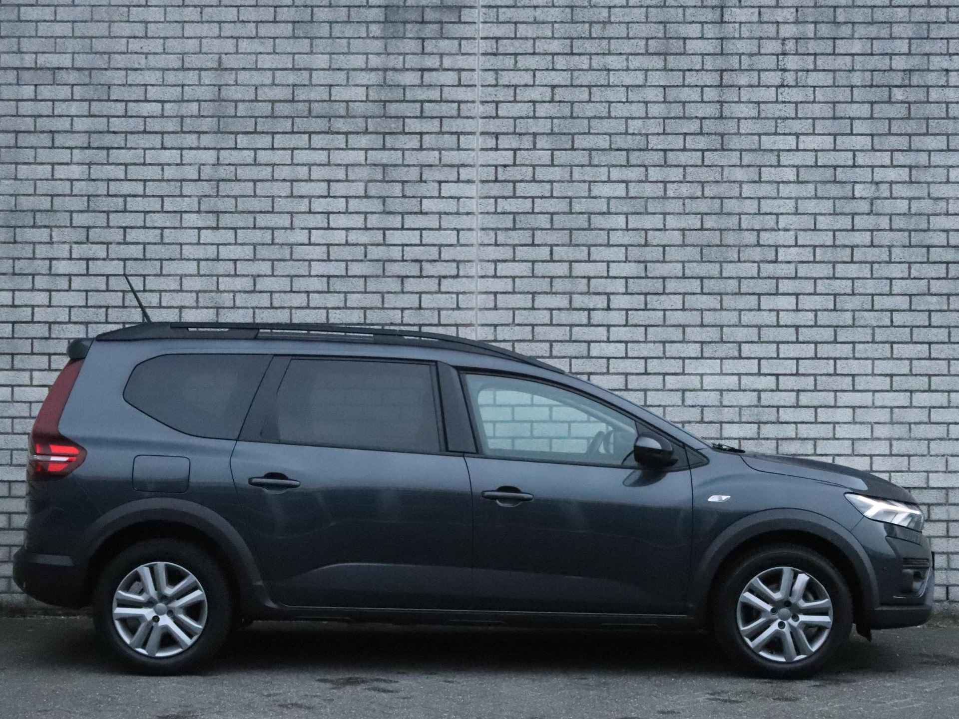 Dacia Jogger 1.0 TCe 110 Expression | 7-Persoons | Navigatie | Achteruitrijcamera - 17/34