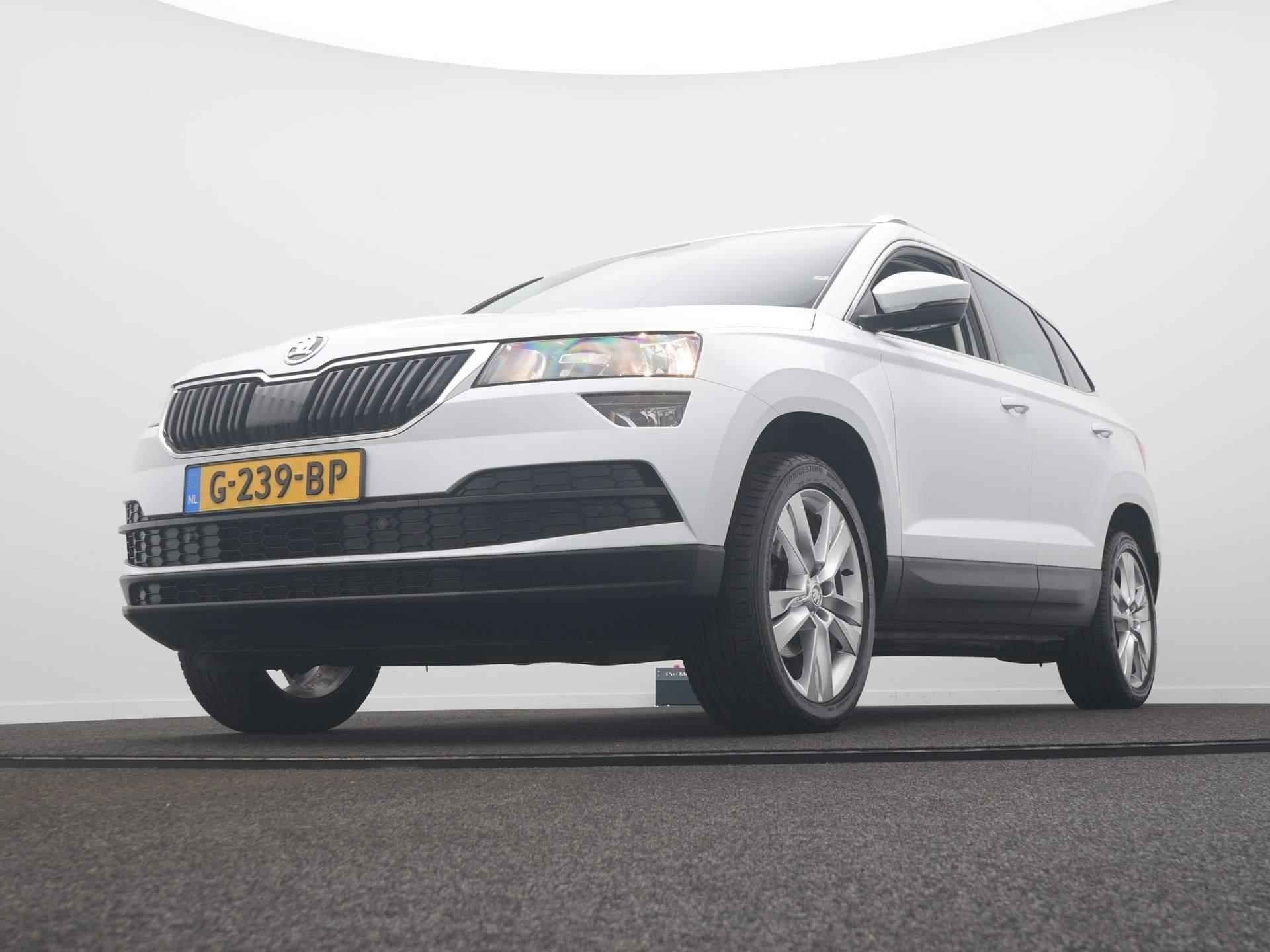 Skoda Karoq 1.0 TSI Ambition Business DSG / Sensoren / Climate / Trekhaak / Navi - 9/43