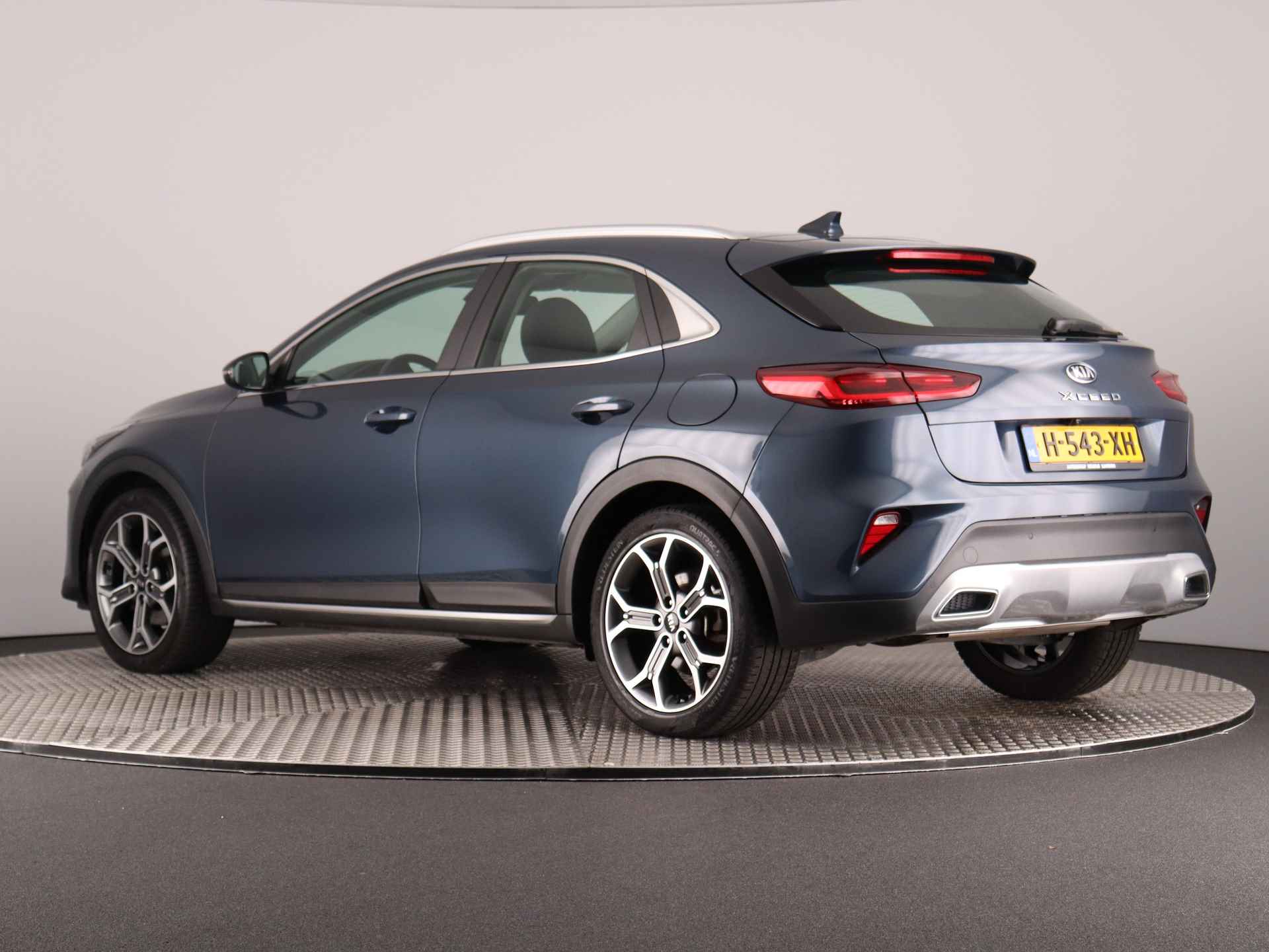 Kia Xceed 1.4 T-GDi DynamicLine (NL-Auto /Carplay / Climate / Cruise / 18 Inch / DAB+ / Navi / Camera / PDC) - 4/61