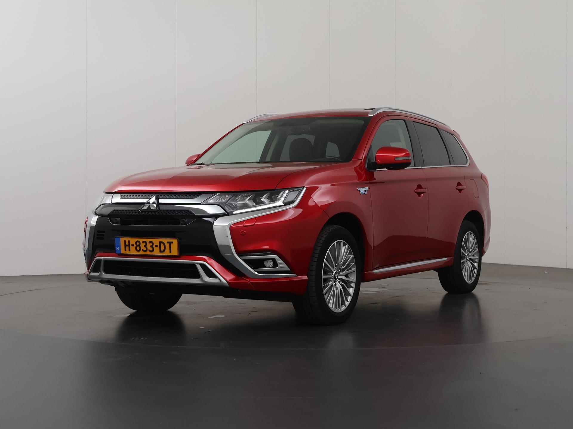 Mitsubishi Outlander 2.4 PHEV Intense+ | Panoramadak | Privacy Glass | Navigatie | Cruise Control | Climate Control | Stuurverwarming | 1ste eigenaar | - 43/43