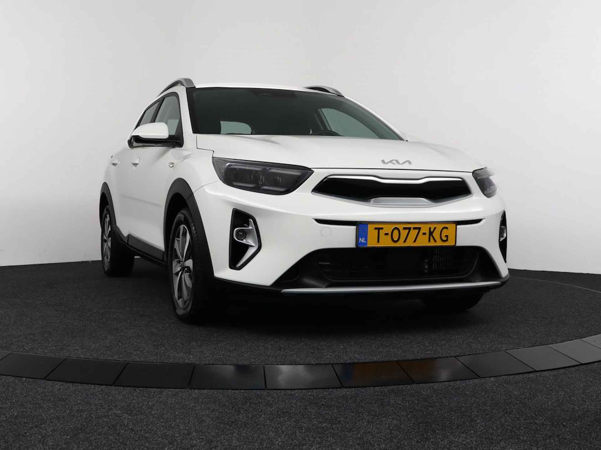 Kia Stonic 1.0 T-GDi MHEV DynamicLine - Airco - Cruise Control - Apple Carplay-/Android Auto - Achteruitrijcamera - Fabrieksgarantie tot 07-2030 - 10/50