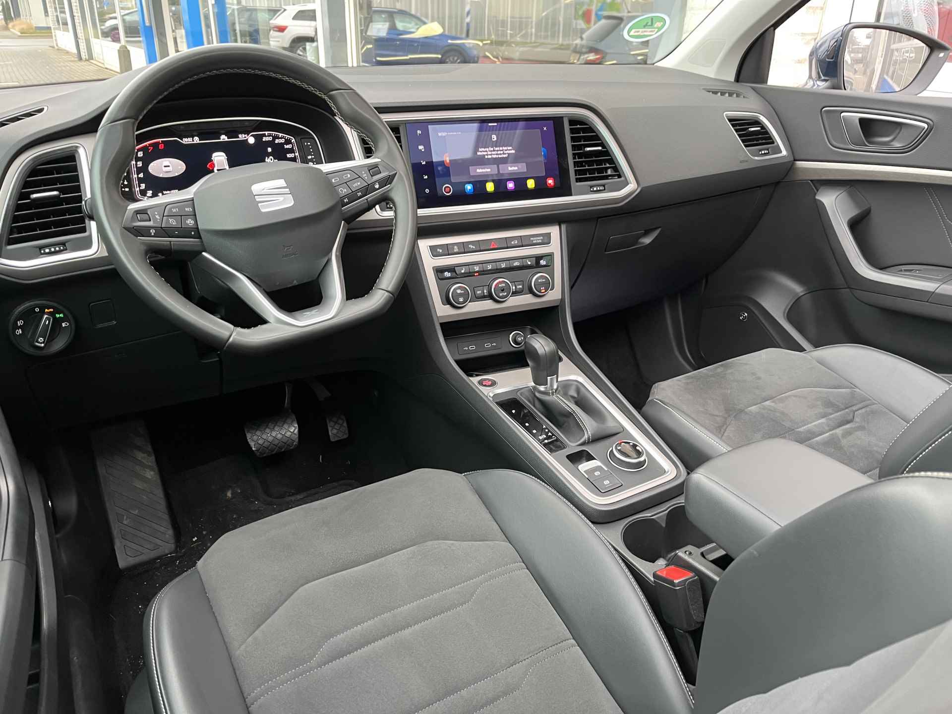 SEAT Ateca 1.5 TSI Xperience / AUTOMAAT/ PANO/ KEYLESS/ FULL-LED/ BEATS AUDIO/ ALCANTARA/ DIGITAL DASH/ ADAPT. CRUISE/ FULL LINK/ NAVI/ DAB/ 360 CAMERA/ CLIMA/ STOELVERWARMING - 7/31