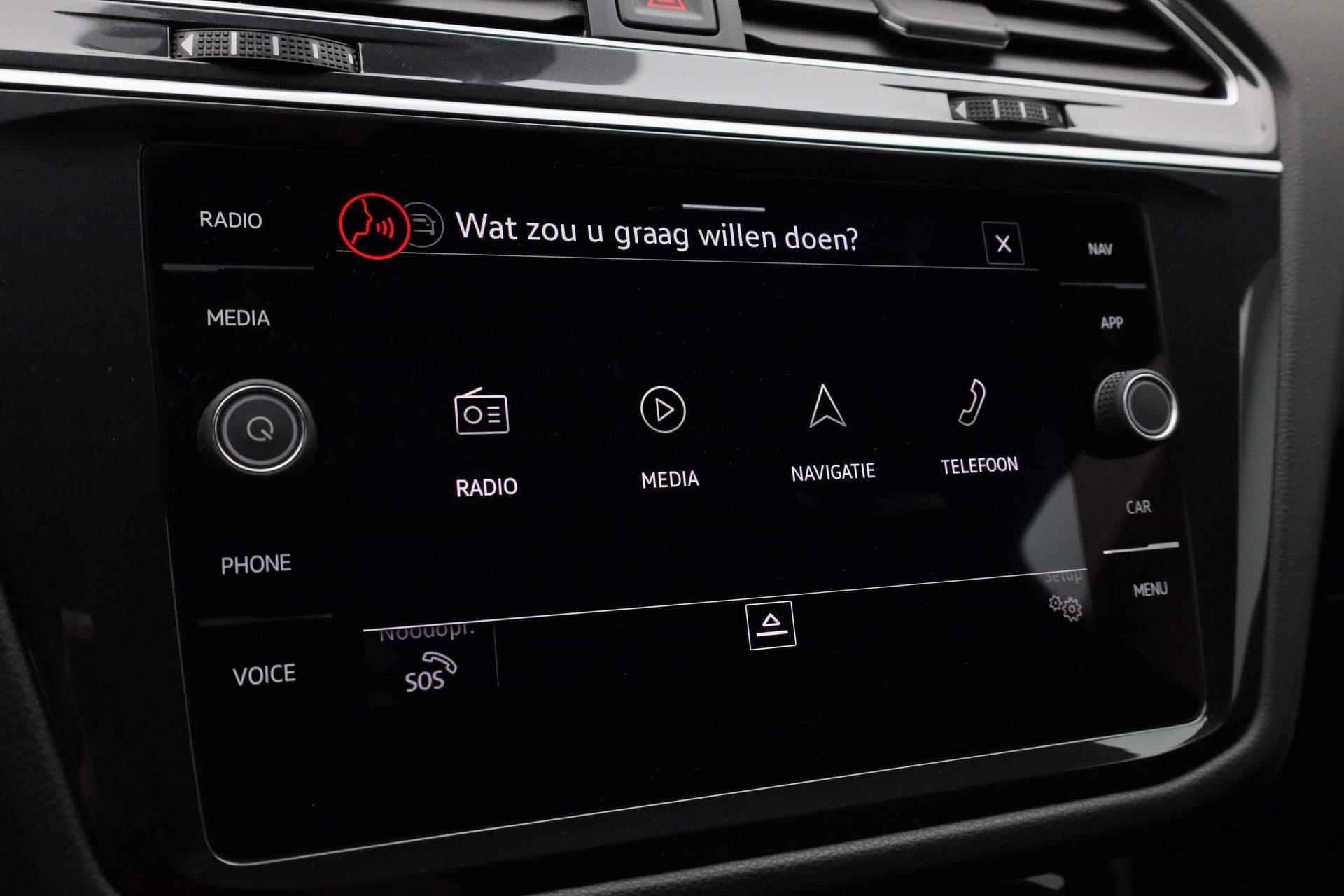Volkswagen Tiguan 2.0 TDI 150PK DSG R-Line Black Style | Pano | Trekhaak | HUD | DCC | Camera | IQ Light - 34/50