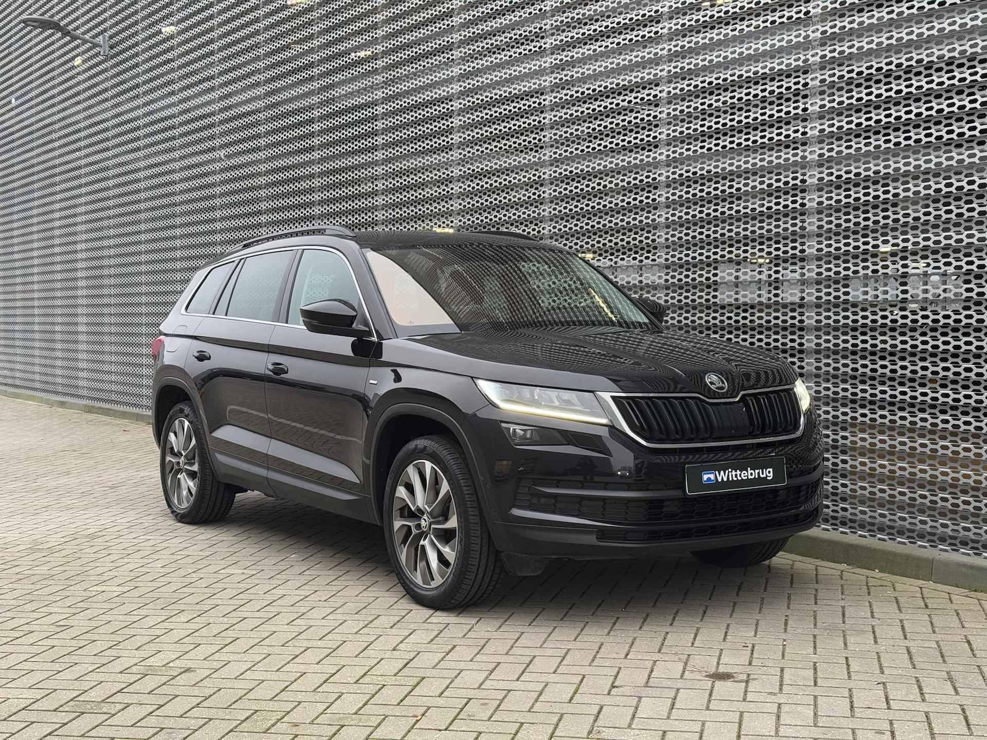 Škoda Kodiaq 1.5 TSI 150PK DSG Ambition Clever / 19" LMV / 360 Camera / Stuur + Stoelverwarming V+A / Elektrische Achterklep / Keyless Entry-Start - 24/29