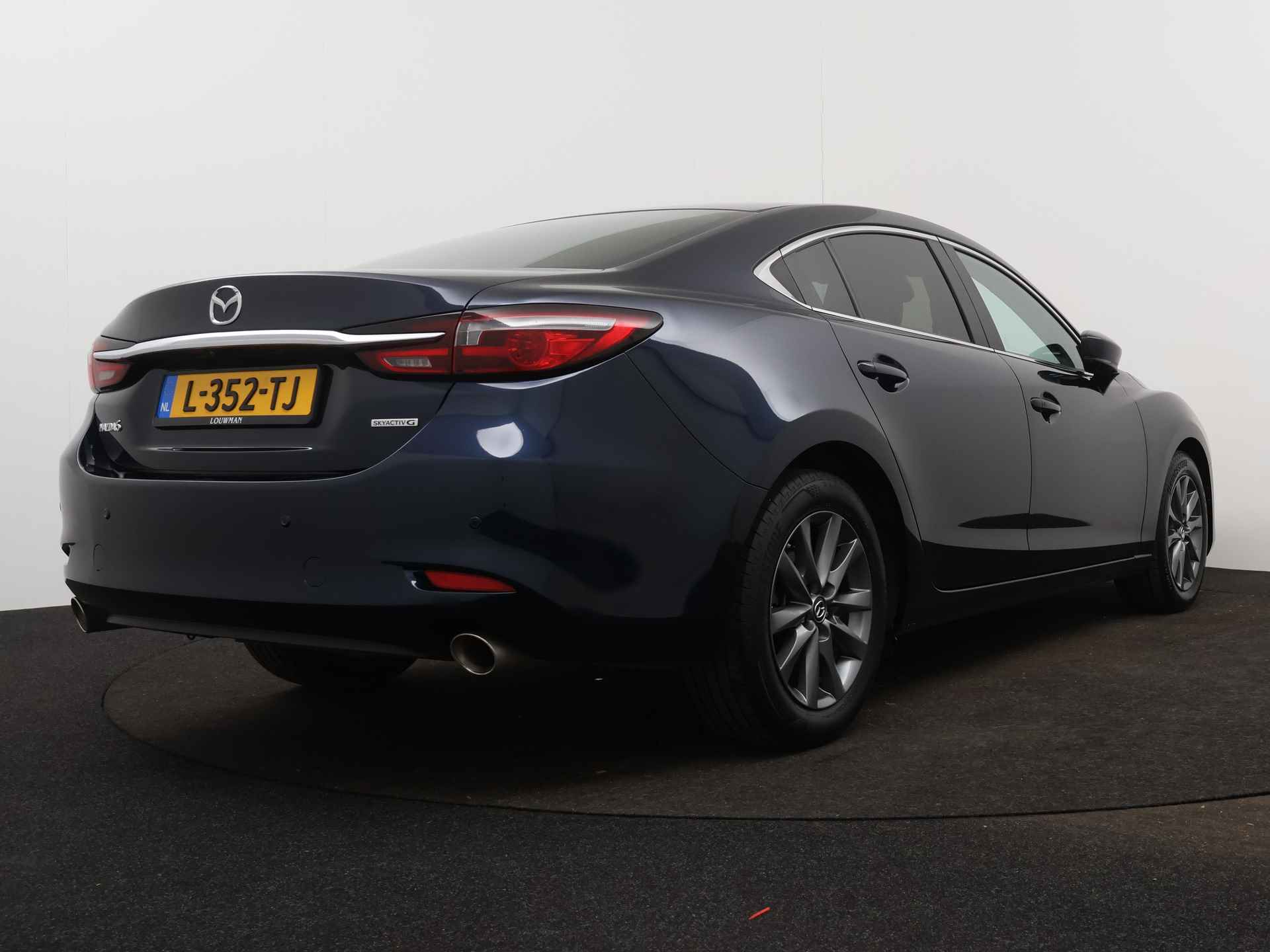 Mazda 6 2.0 SkyActiv-G 165 Business | Navigatie | 360 Camera | Parkeersensoren | Stoel en stuurwiel verwarmd | - 3/49