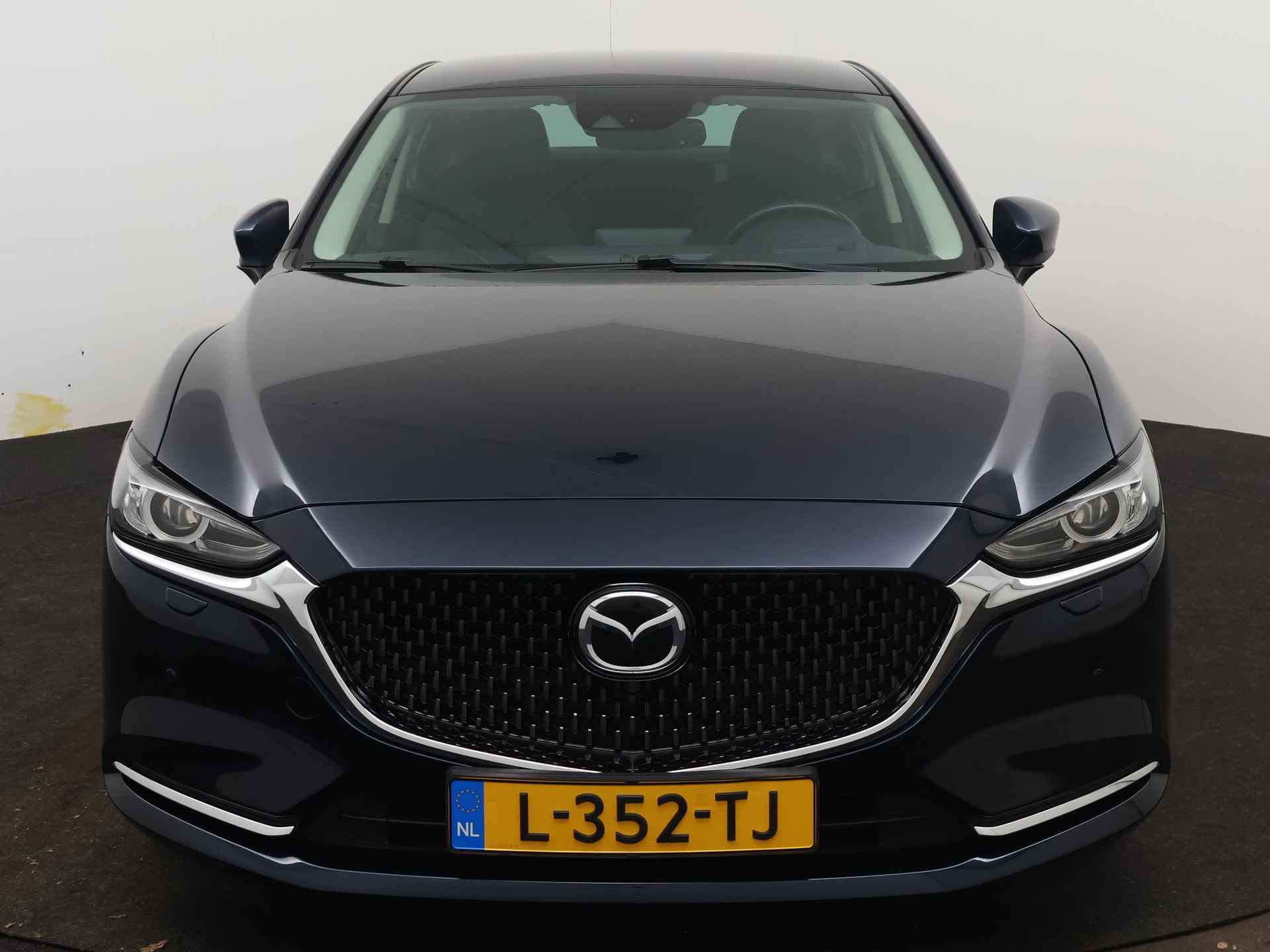 Mazda 6 2.0 SkyActiv-G 165 Business | Navigatie | 360 Camera | Parkeersensoren | Stoel en stuurwiel verwarmd | - 28/49