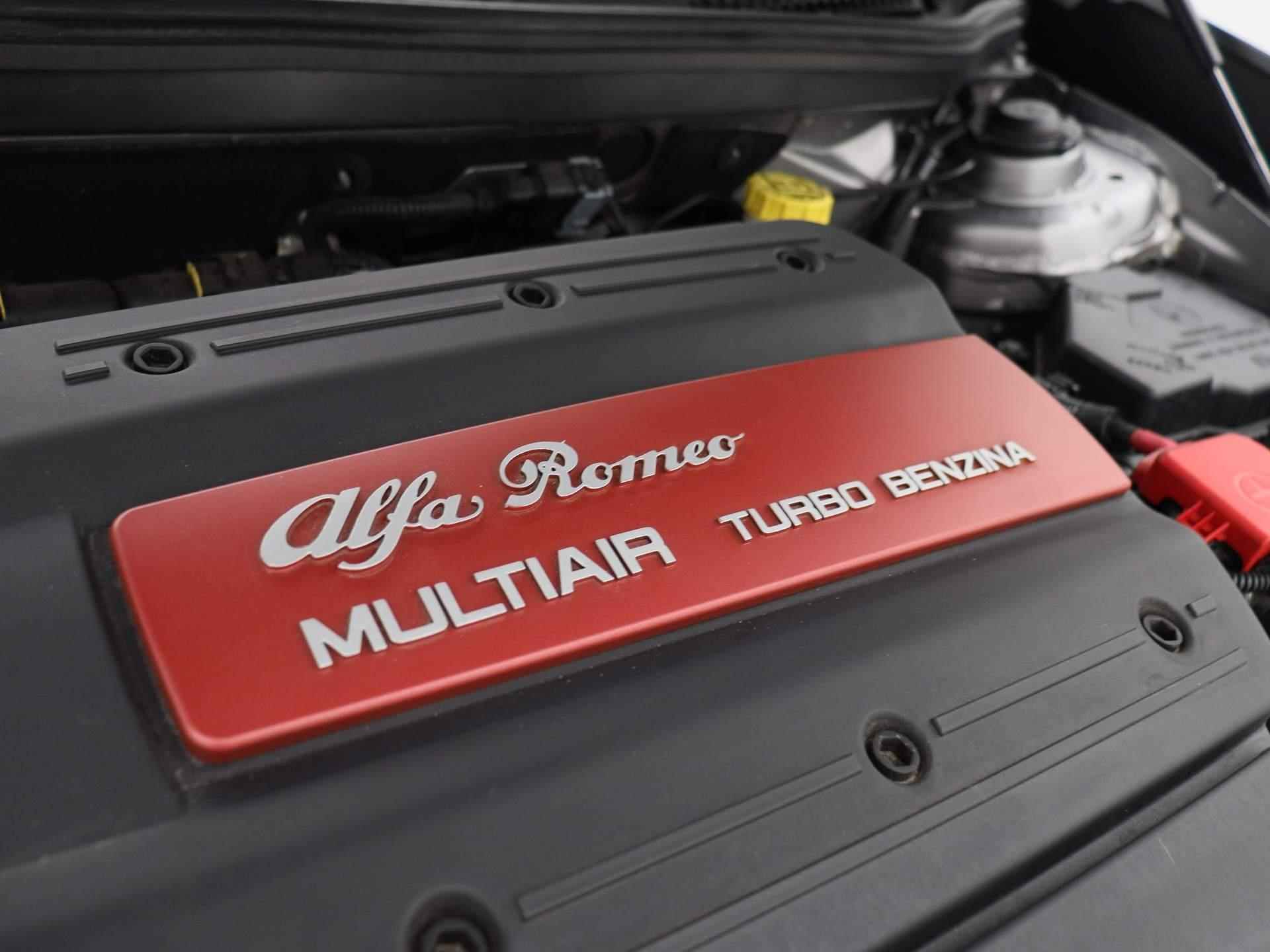 Alfa Romeo Giulietta 1.4 Turbo MultiAir Super | NAVIGATIE | CLIMATE CONTROL | PARKEERSENSOREN VOOR + ACHTER | LICHTMETALEN VELGEN | CRUISE CONTROL | - 36/38