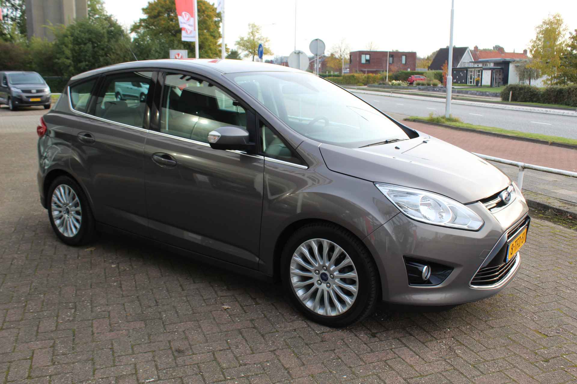 Ford C-MAX 1.0 Titanium , 125pk Climate control ,. cruise control , Trekhaak , Bluetooth LM velgen , mistlampen voor , parkeersensoren achter - 42/46