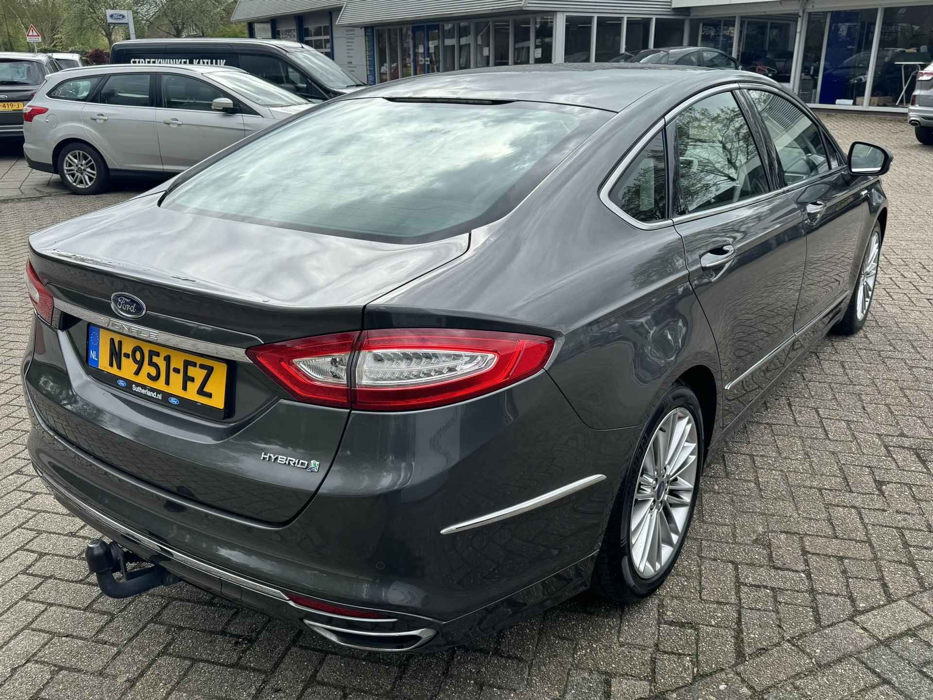 Ford Mondeo 2.0 IVCT HEV Vignale - 3/33