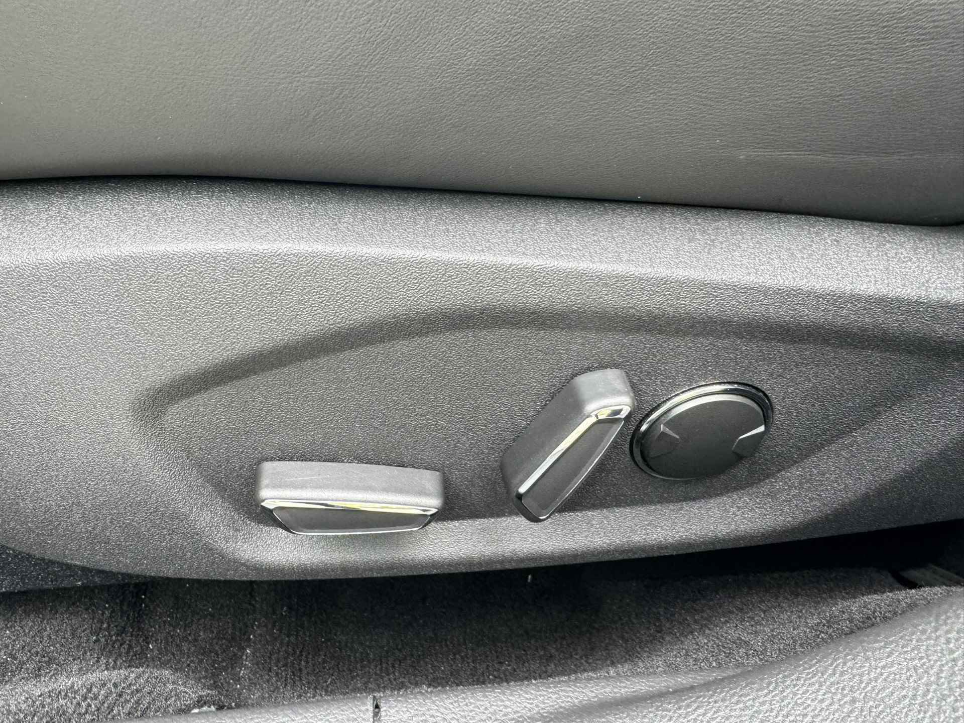 Ford Mondeo 2.0 IVCT HEV Vignale 187pk Trekhaak | Sony Audio | Stoelverwarming | Full LED | Volledig Leder | Memory Seats - 17/33