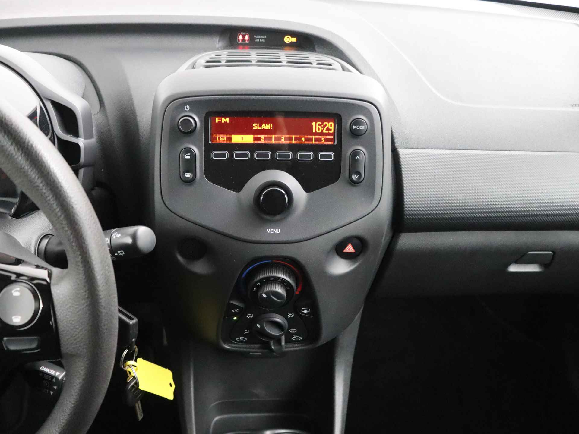 Toyota Aygo 1.0 VVT-i x-fun 5-Drs | NL-Auto | Airco | Bluetooth radio | - 7/32
