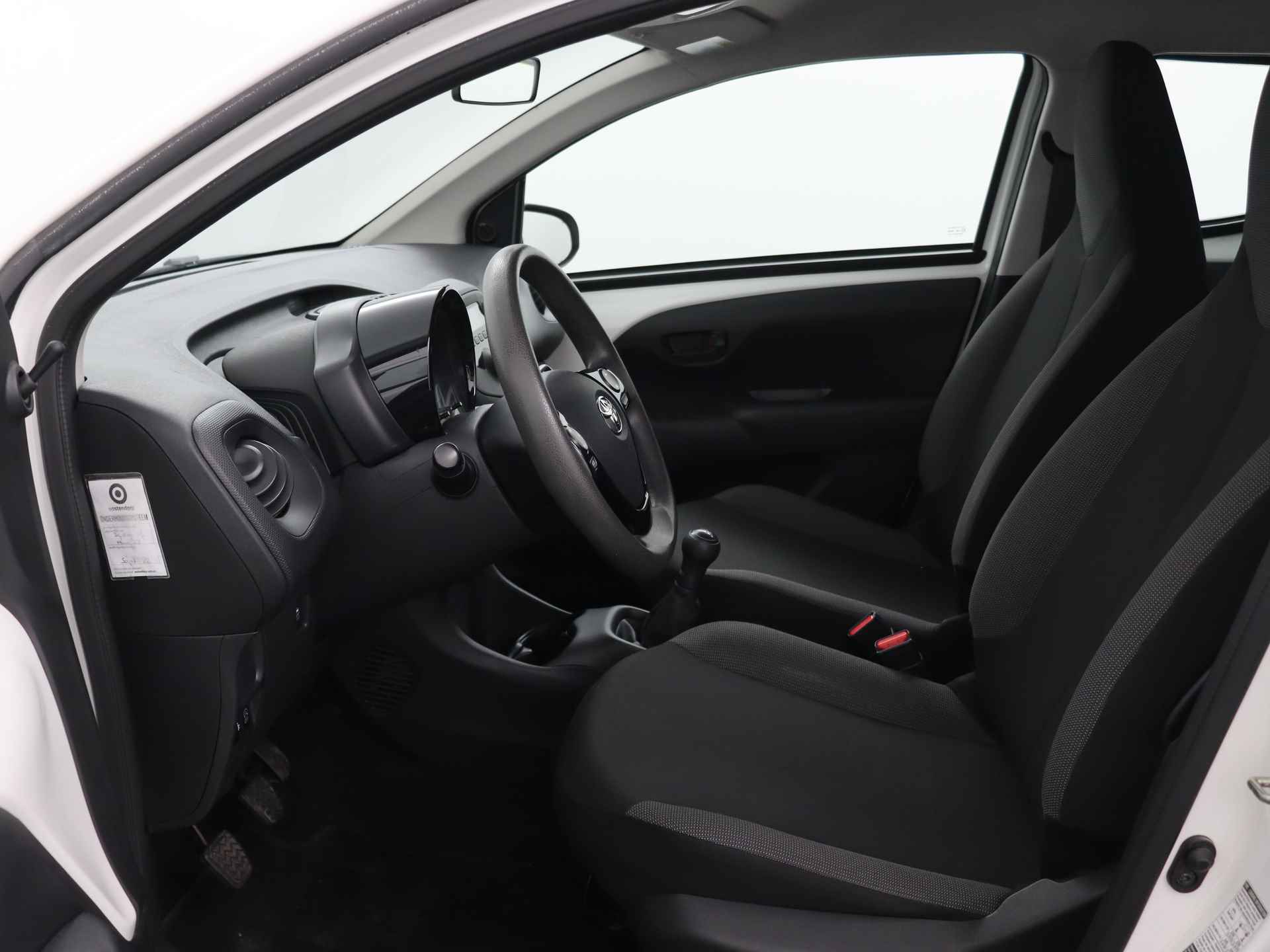 Toyota Aygo 1.0 VVT-i x-fun 5-Drs | NL-Auto | Airco | Bluetooth radio | - 13/32