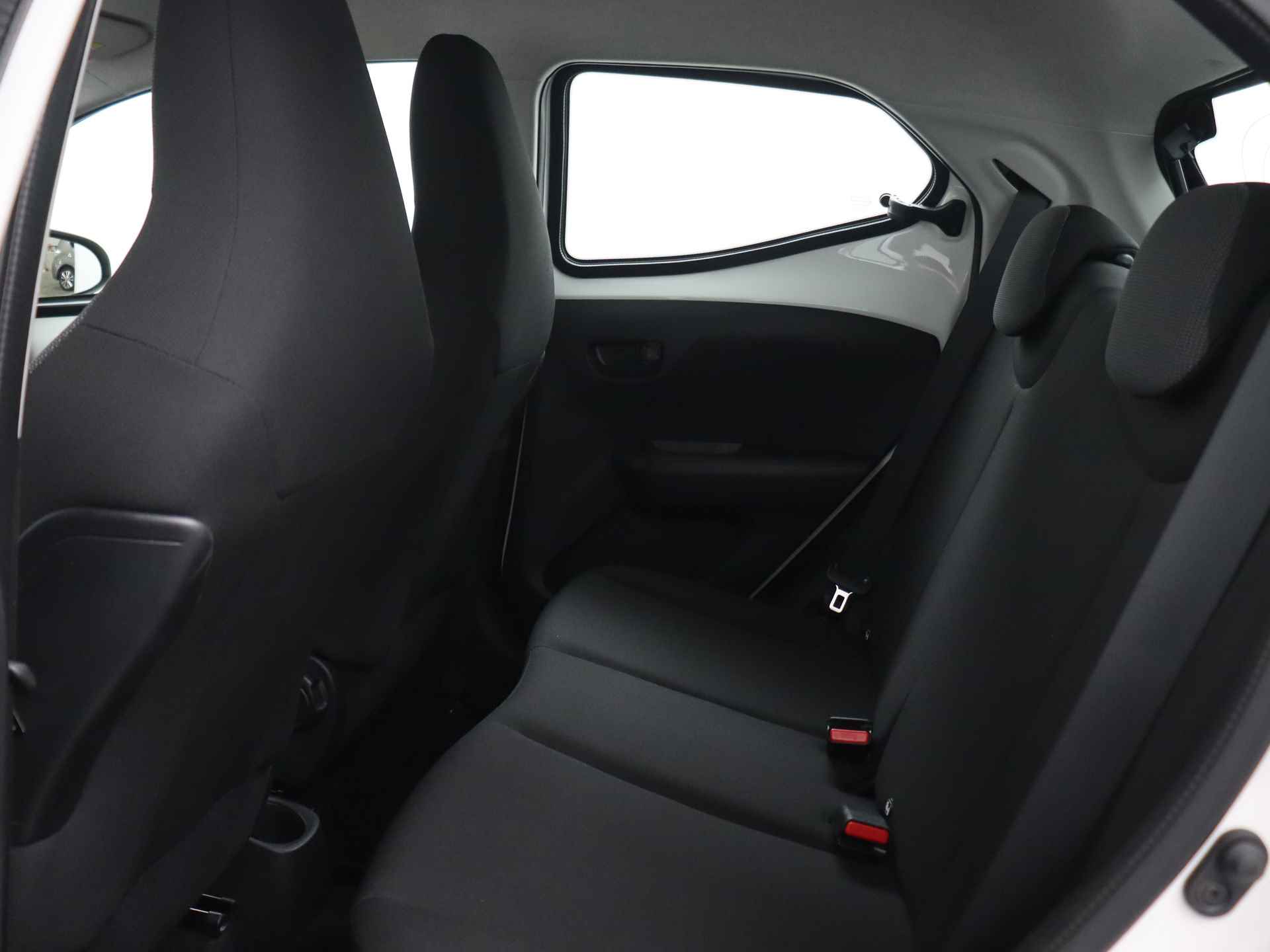 Toyota Aygo 1.0 VVT-i x-fun 5-Drs | NL-Auto | Airco | Bluetooth radio | - 14/32