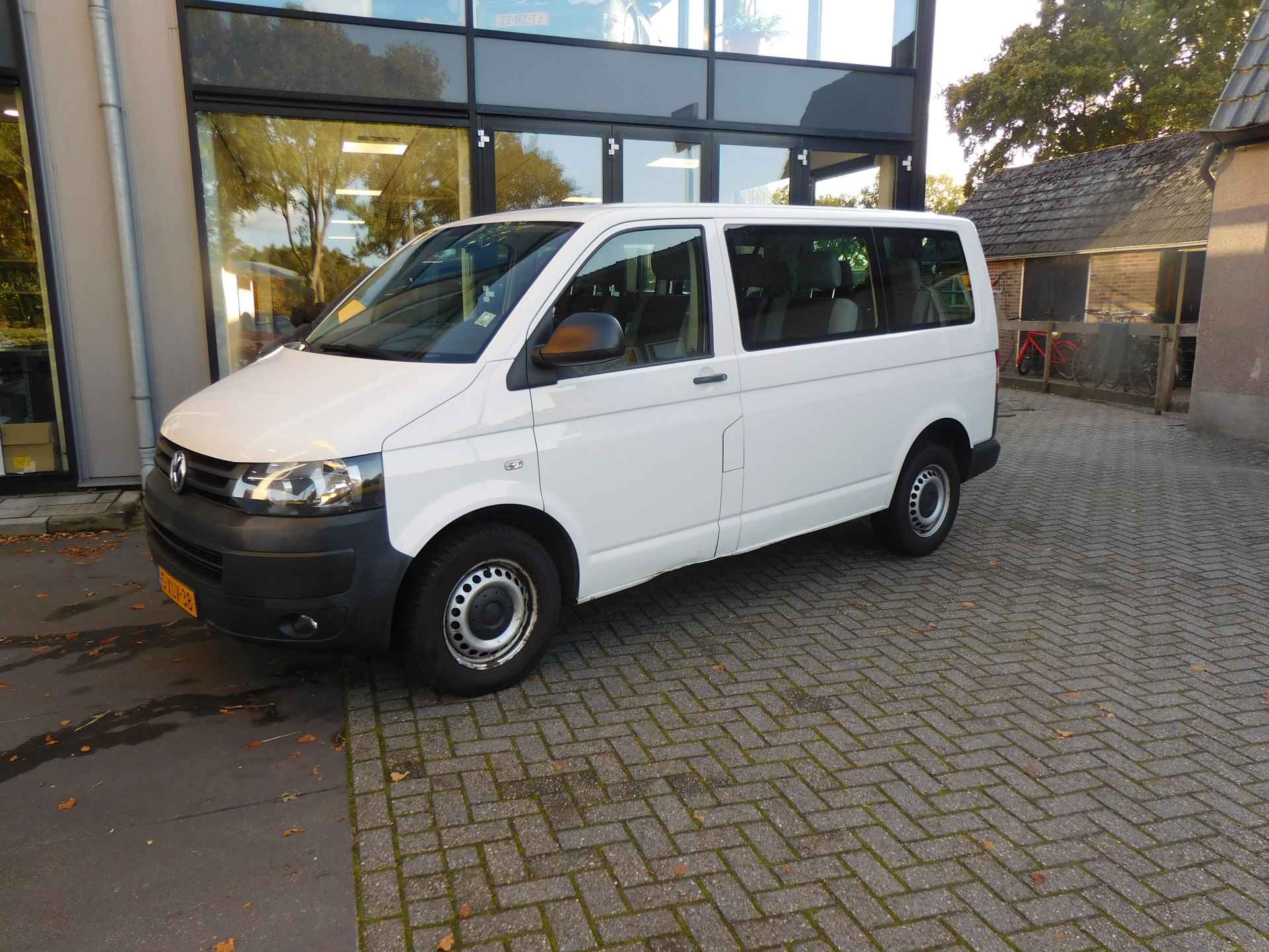 Volkswagen Transporter Kombi 2.0 TDI L1H1 Trendline Baseline Ik ben te huur vanaf €100 per dag Staat in De Krim - 3/13