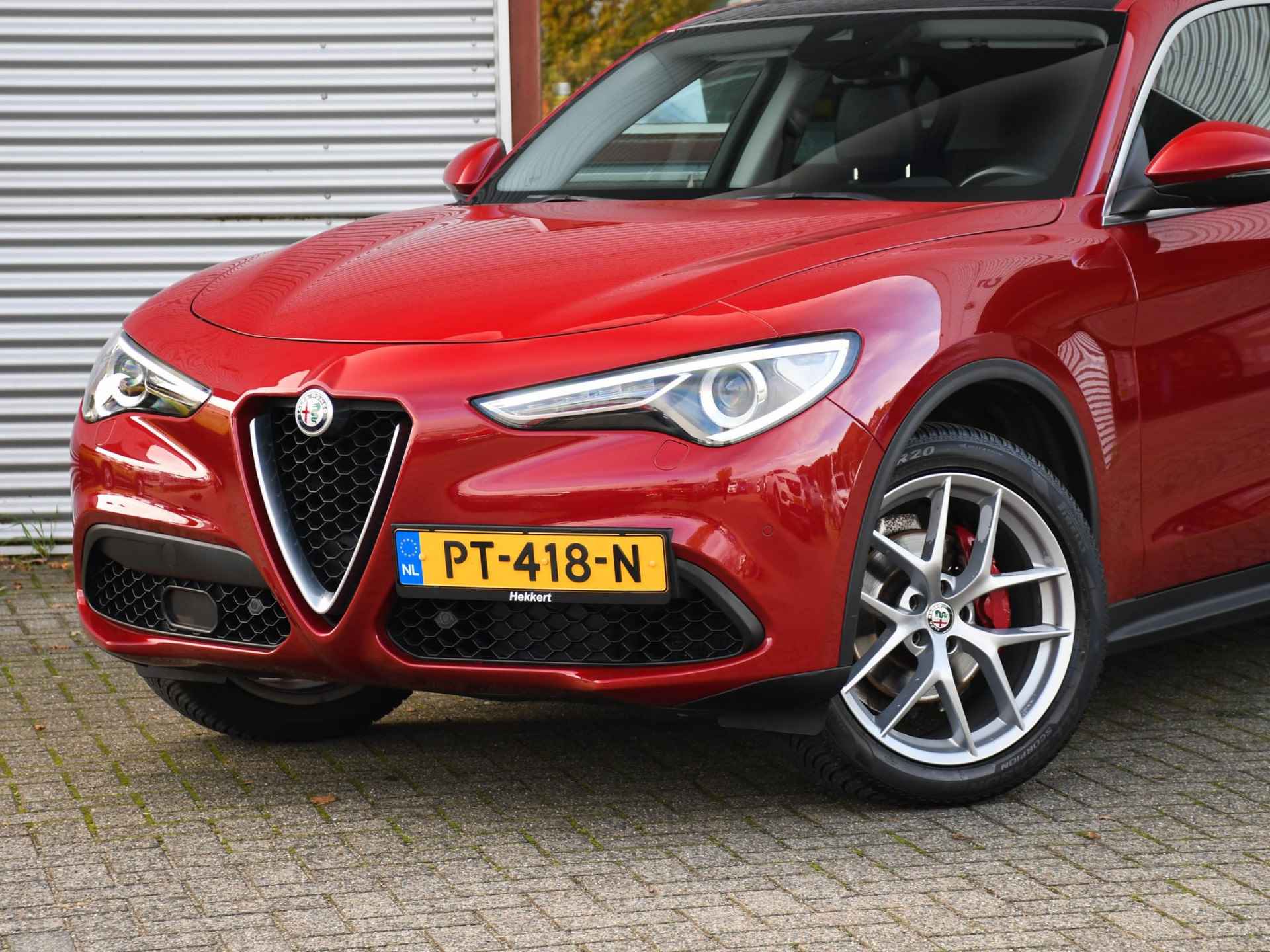 Alfa Romeo Stelvio First Edition 2.0 T 280pk AWD Automaat 100% ALFA ONDERHOUDEN | SCHUIF-DAK | 20''LM | LEDER | PDC + CAM. - 2/40