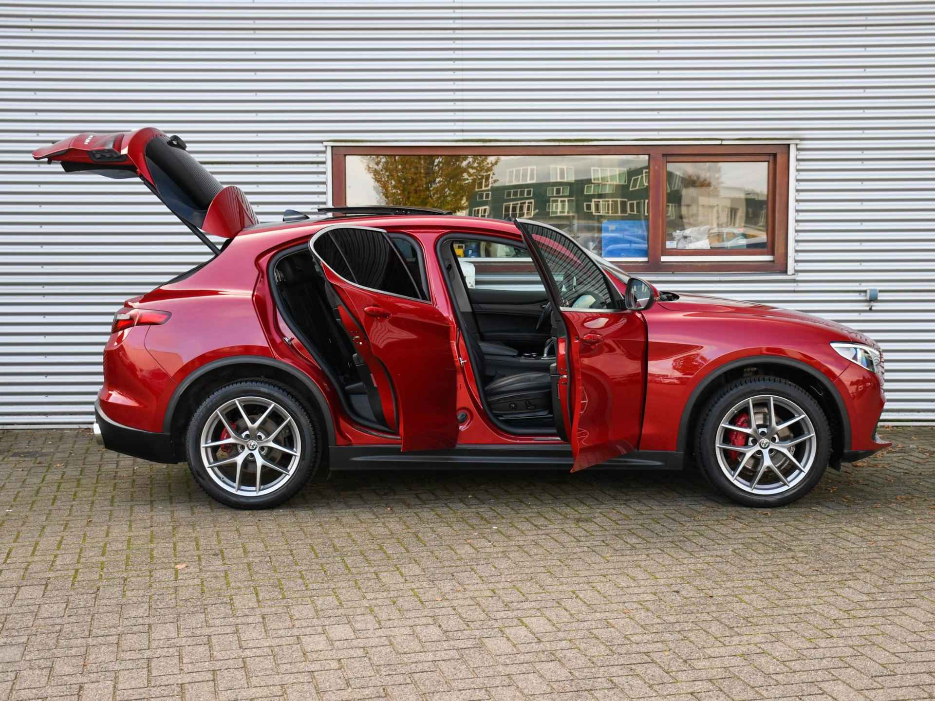 Alfa Romeo Stelvio First Edition 2.0 T 280pk AWD Automaat 100% ALFA ONDERHOUDEN | SCHUIF-DAK | 20''LM | LEDER | PDC + CAM. - 36/40