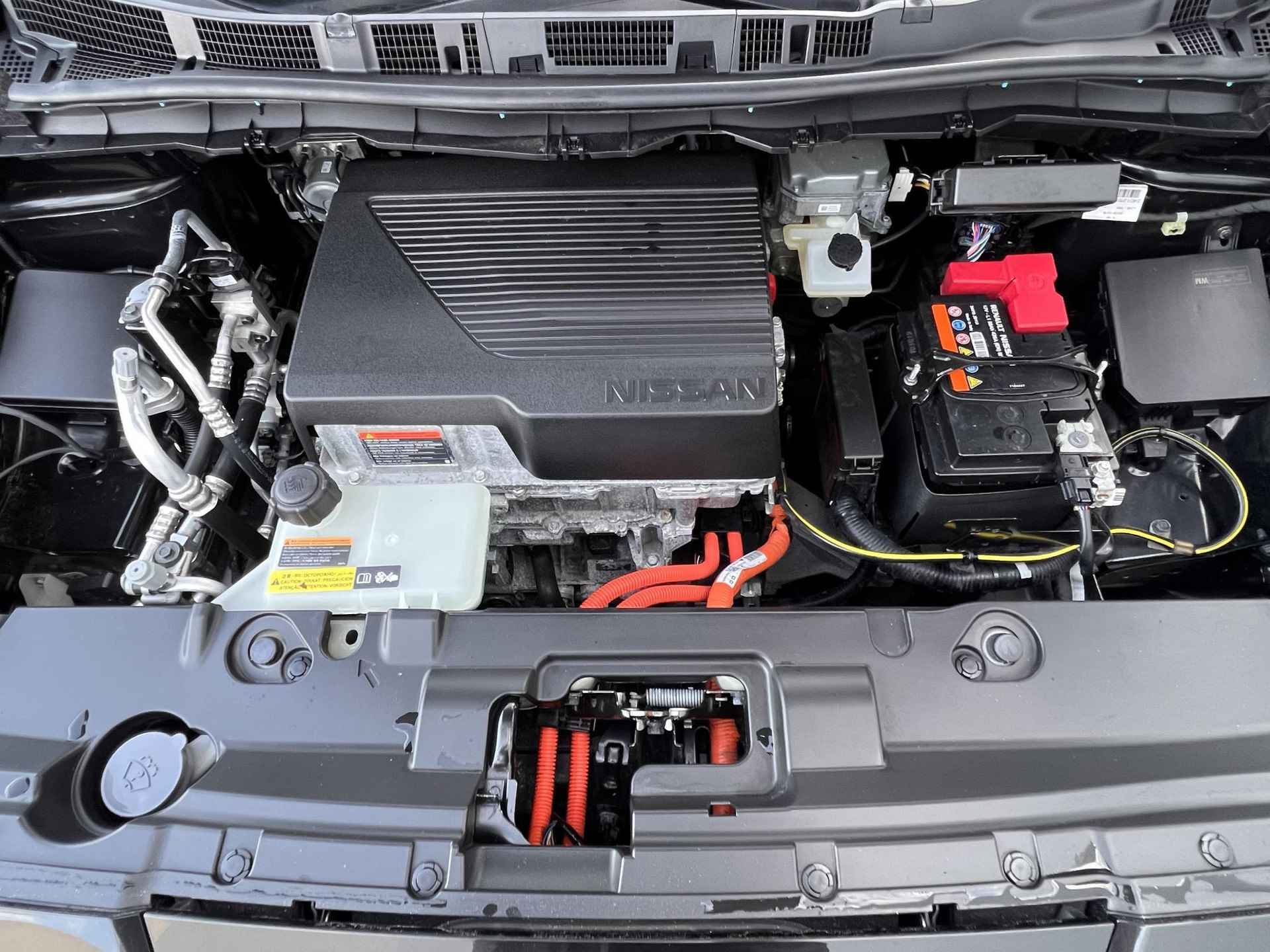 Nissan LEAF e+ Tekna 62 kWh 218 PK / Private Lease Vanaf €500,- / 4% Bijtelling / Actieradius 385 km WLTP / - 48/51