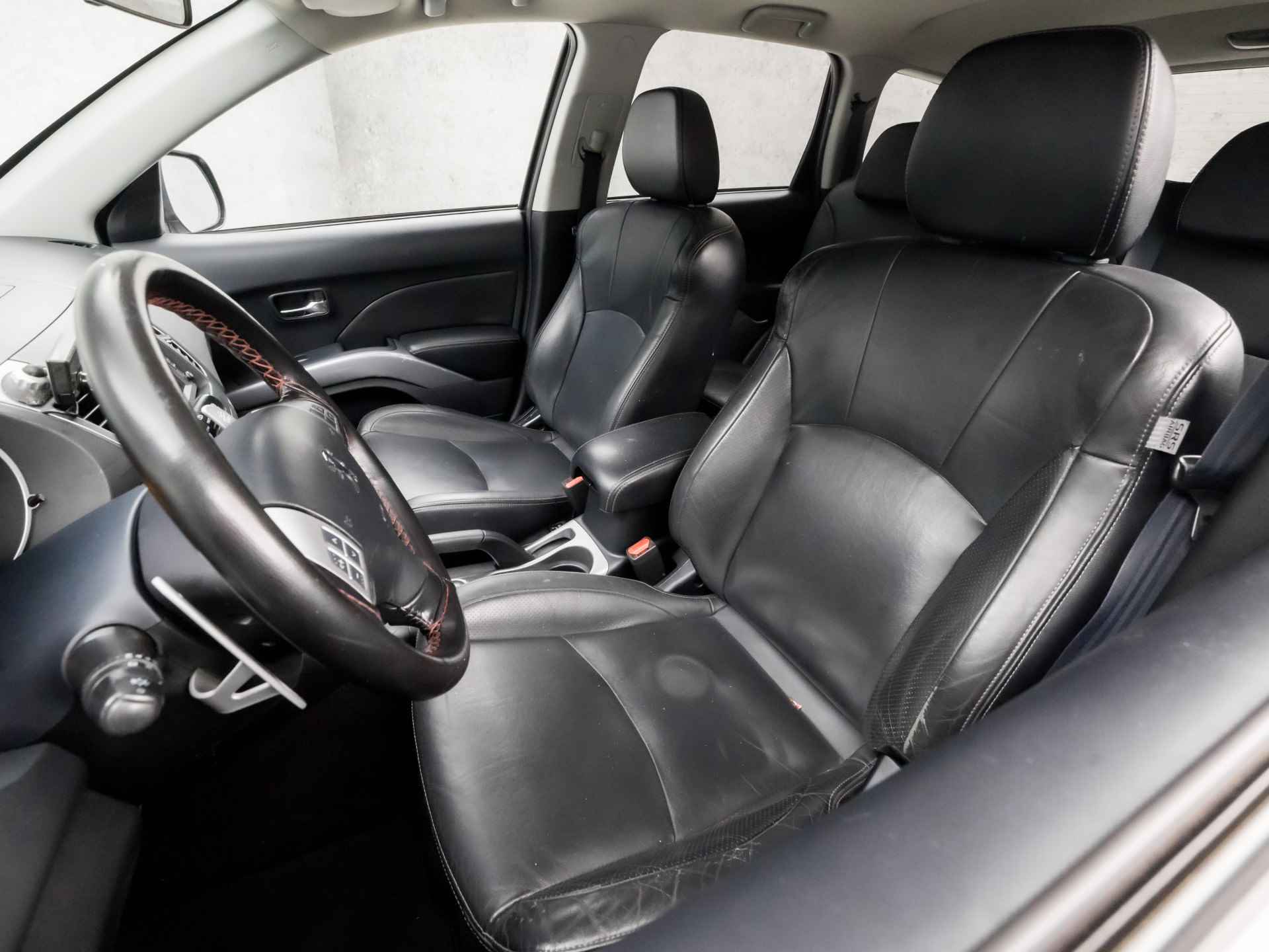 Peugeot 4007 2.4 Platinum 7 Persoons 170Pk Automaat (YOUNGTIMER, NAVIGATIE, CLIMATE, STOELVERWARMING, LEDEREN SPORTSTOELEN, XENON, TREKHAAK, NIEUWE APK, PARKEERSENSOREN) - 15/29