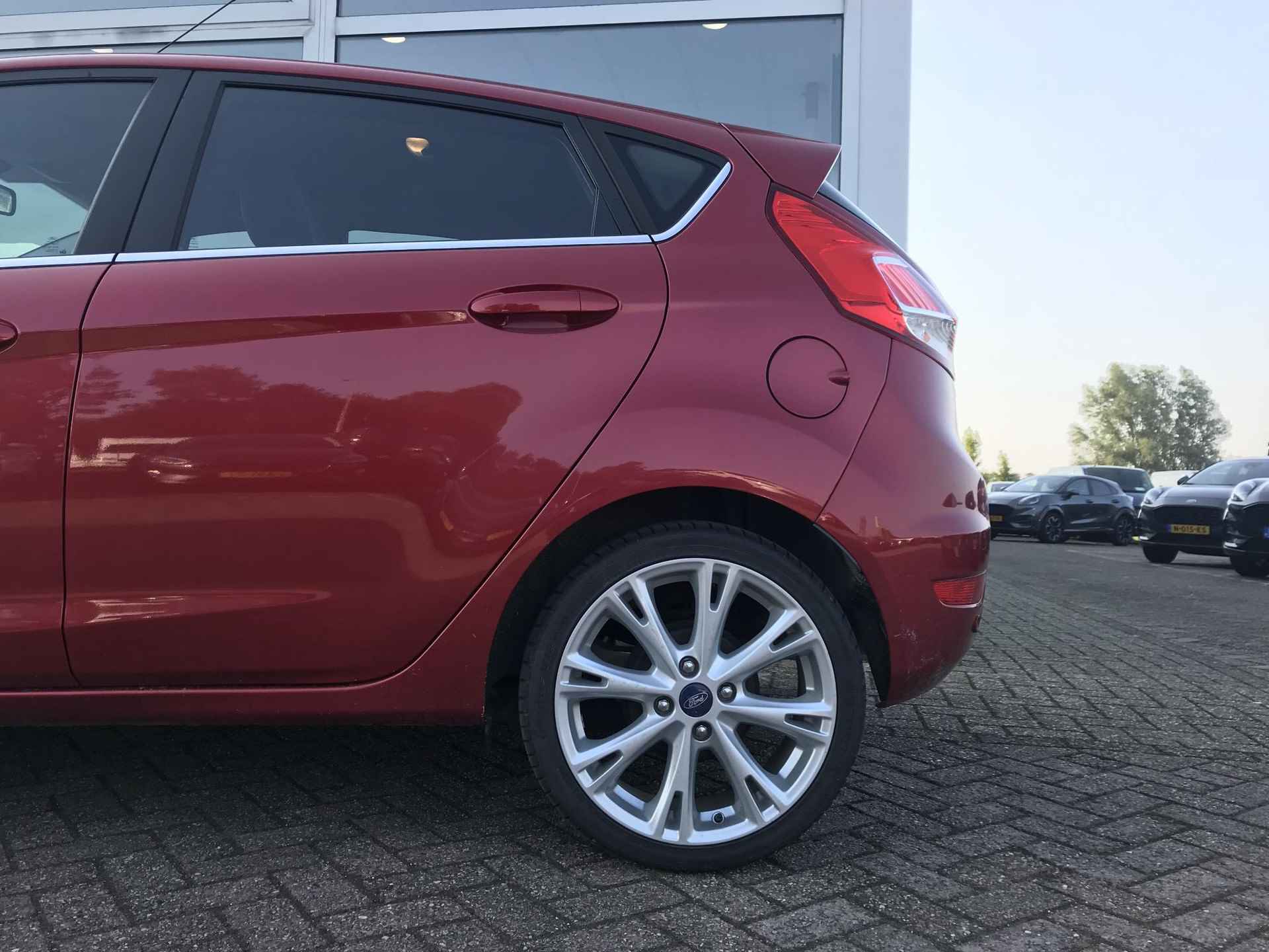 Ford Fiesta 5-deurs Titanium 1.0 ECOboost 100pk - 5/12