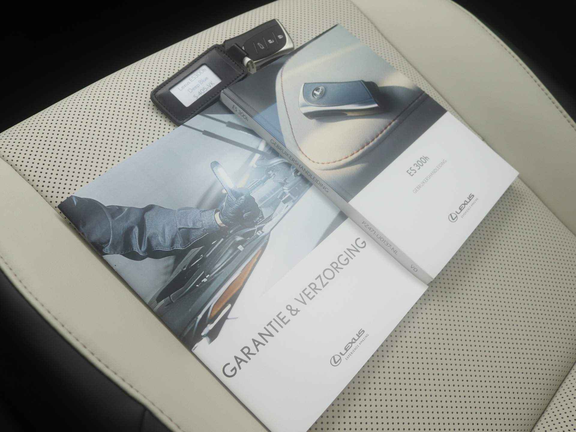 Lexus ES 300h Business Line *Demo* | Ivoor Leder Interieur | Groot Navigatie | - 13/40