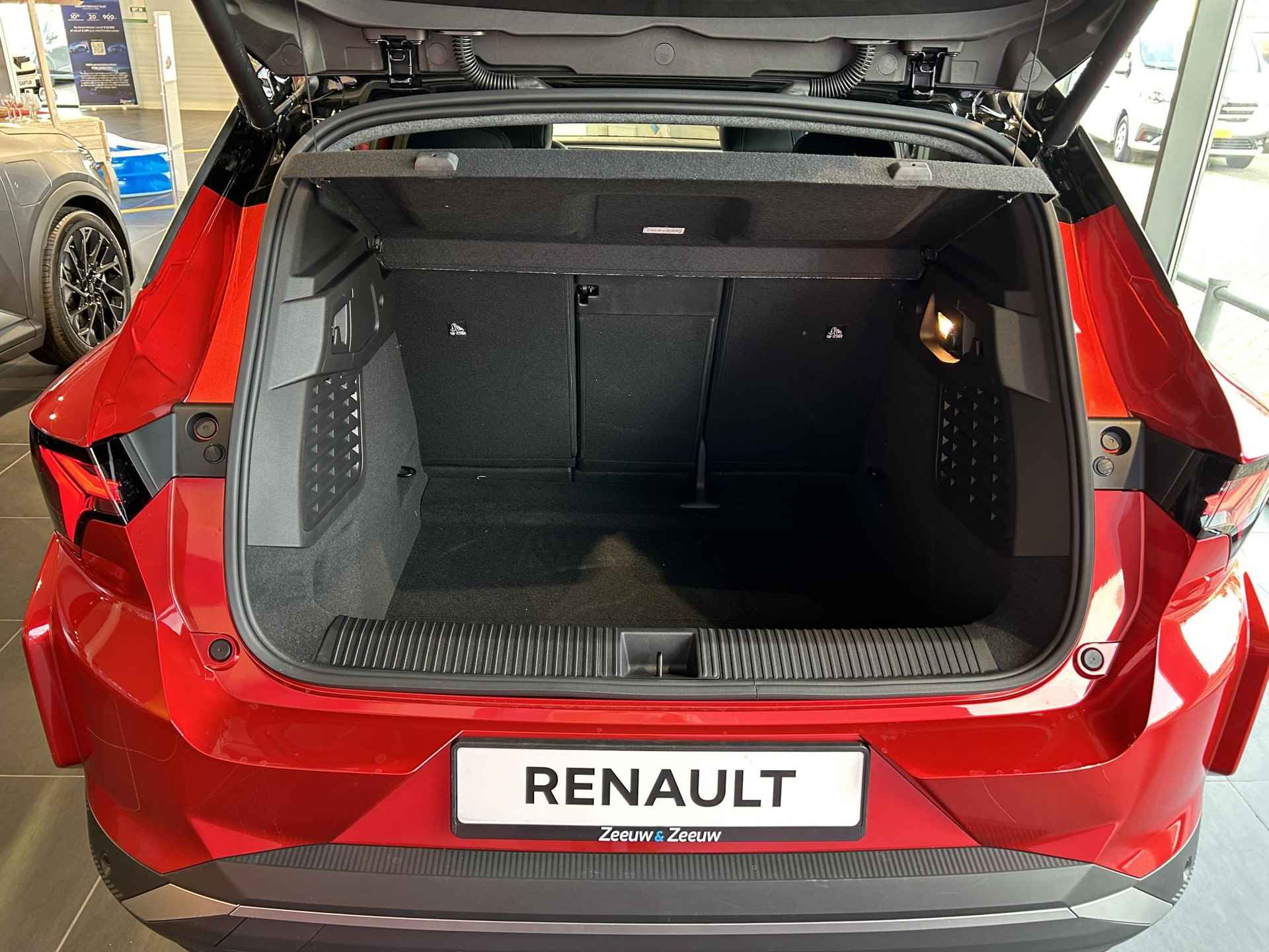 Renault Scenic E-Tech EV60 comfort range Techno | Profiteer van de €5000,-  extra Zeeuw & Zeeuw korting + €2950,- SEPP subsidie | Maar verkocht = ook echt weg! | - 25/29