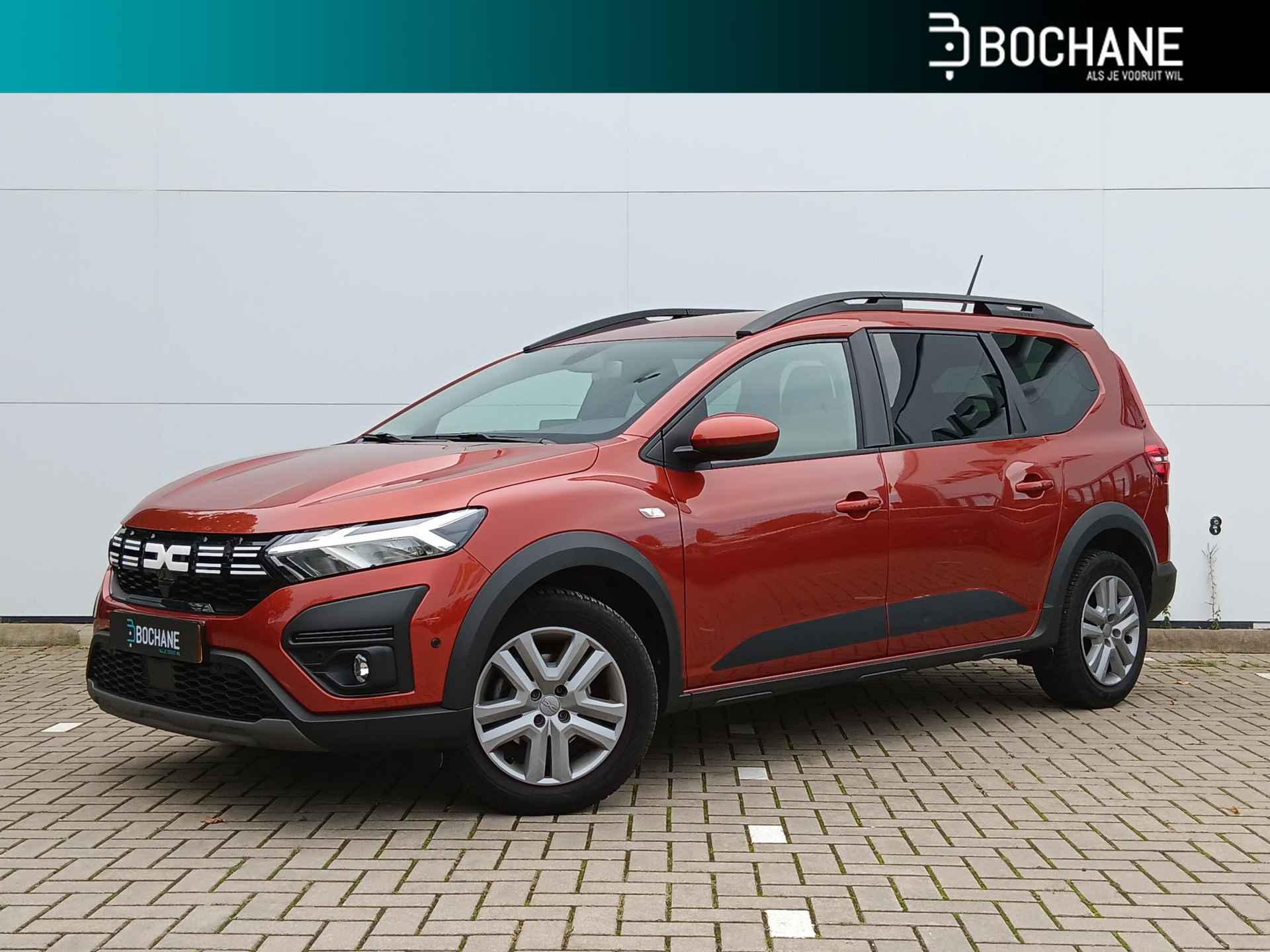 Dacia Jogger 1.0 TCe 110 Expression 7p. 7-Persoons / Navigatie / Parkeersensoren V+A+Camera / Airco / Brake Assist / DAB - 1/36