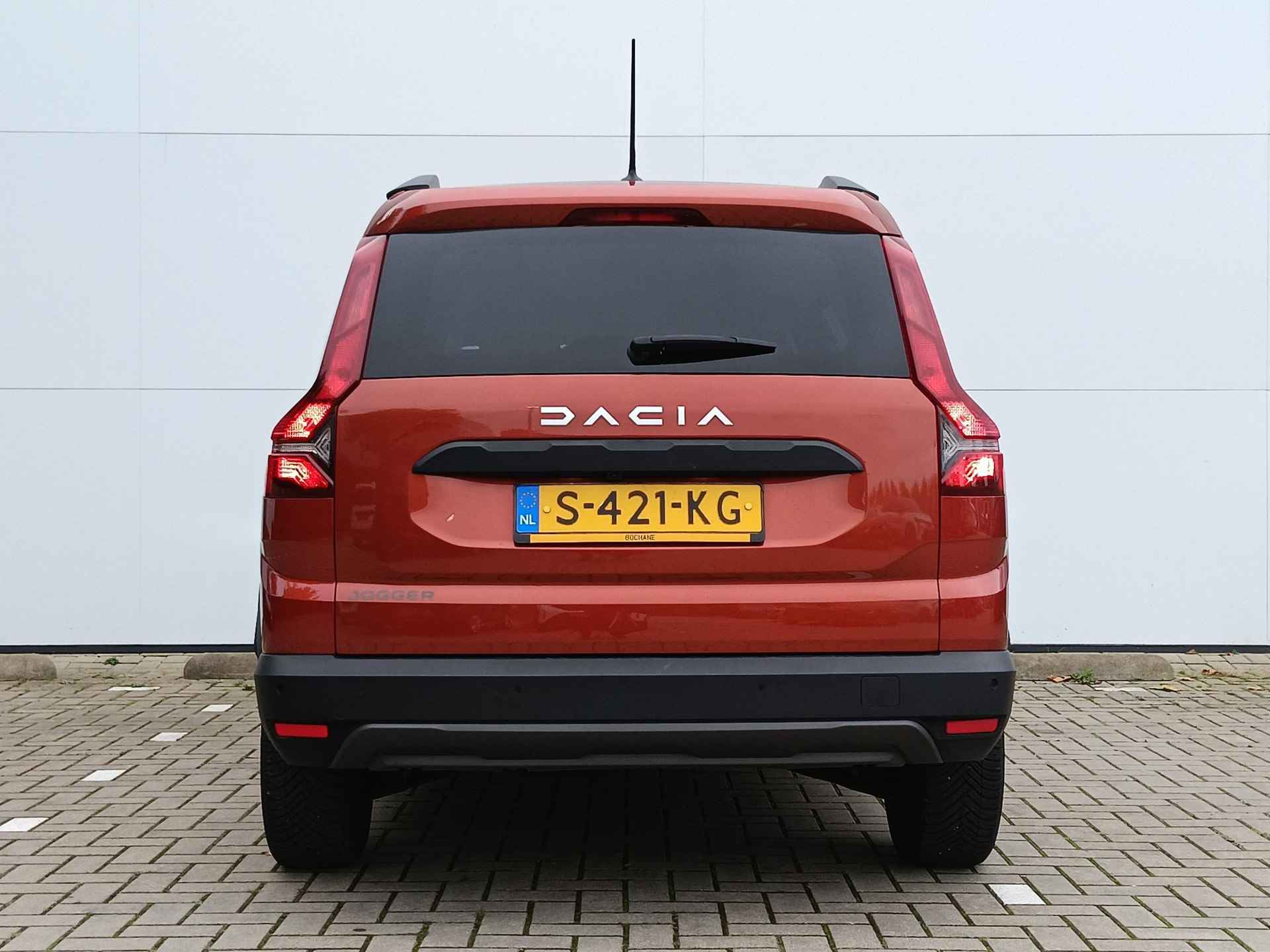 Dacia Jogger 1.0 TCe 110 Expression 7p. 7-Persoons / Navigatie / Parkeersensoren V+A+Camera / Airco / Brake Assist / DAB - 15/36