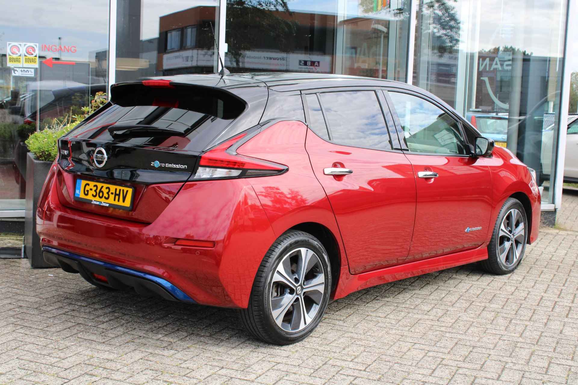 Nissan LEAF Tekna 40 kWh 149PK AUTOMAAT | Bi-led verlichting | Dodehoek detectie | Navigatie | Apple Carplay/Android auto | Bose-audio | Stuur/Stoelverwarming voor + achter | Adaptive cruise control | E-Pedal | 360-Camera | Parkeersensoren - 5/54