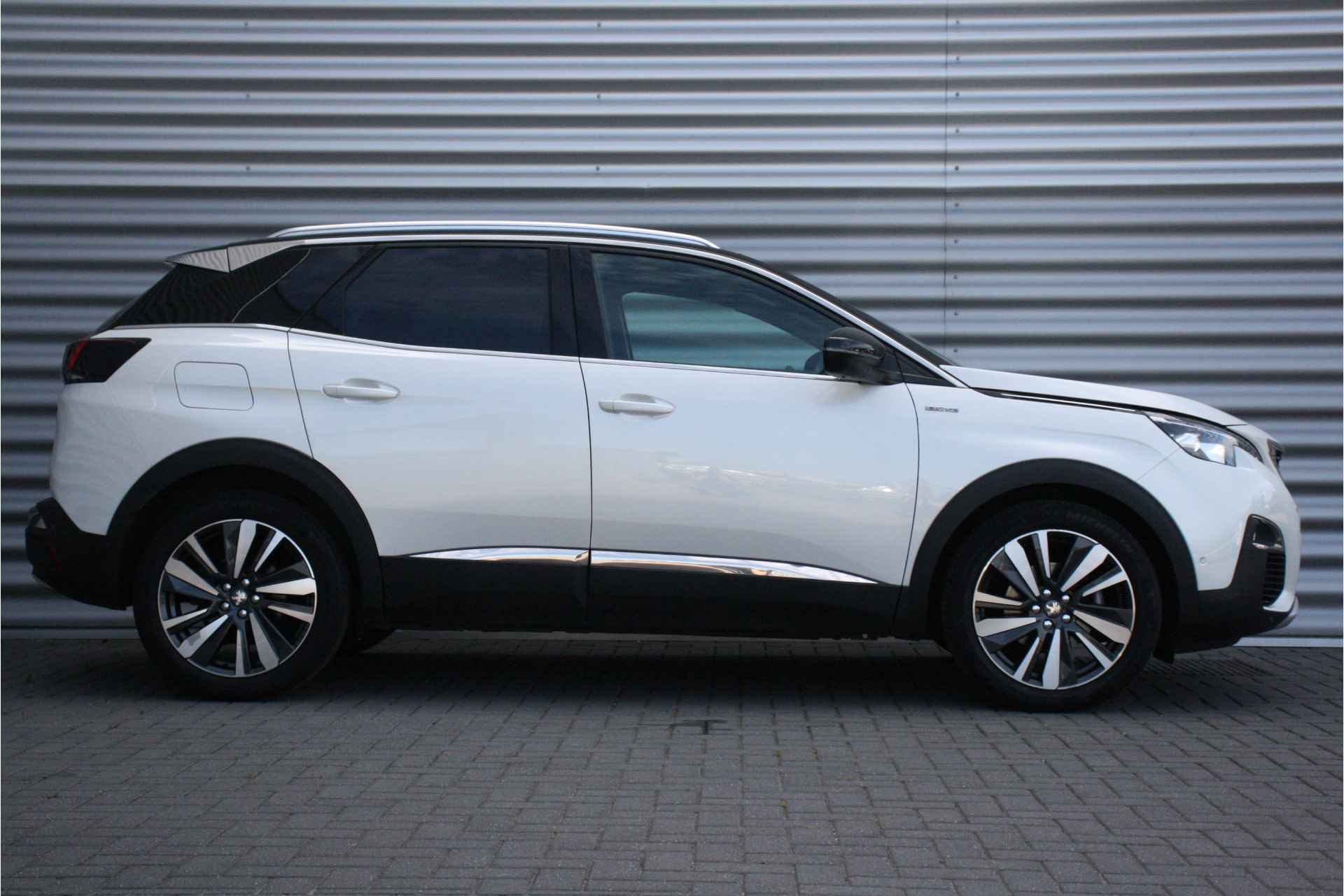 Peugeot 3008 1.2 PURETECH 130PK GT-LINE / NAVI / LEDER / CLIMA / PDC / 19" LMV / CAMERA / FULL-LED / BLUETOOTH / CRUISECONTROL / NIEUWSTAAT ! - 3/37