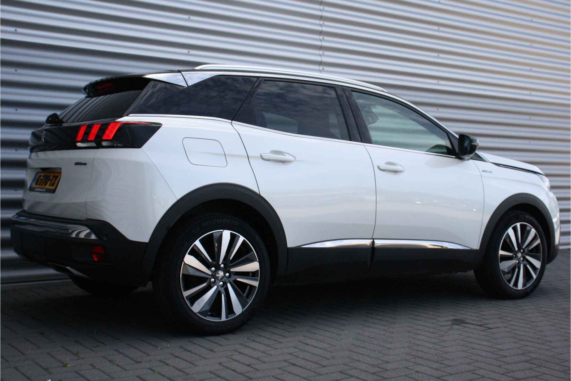 Peugeot 3008 1.2 PURETECH 130PK GT-LINE / NAVI / LEDER / CLIMA / PDC / 19" LMV / CAMERA / FULL-LED / BLUETOOTH / CRUISECONTROL / NIEUWSTAAT ! - 7/37