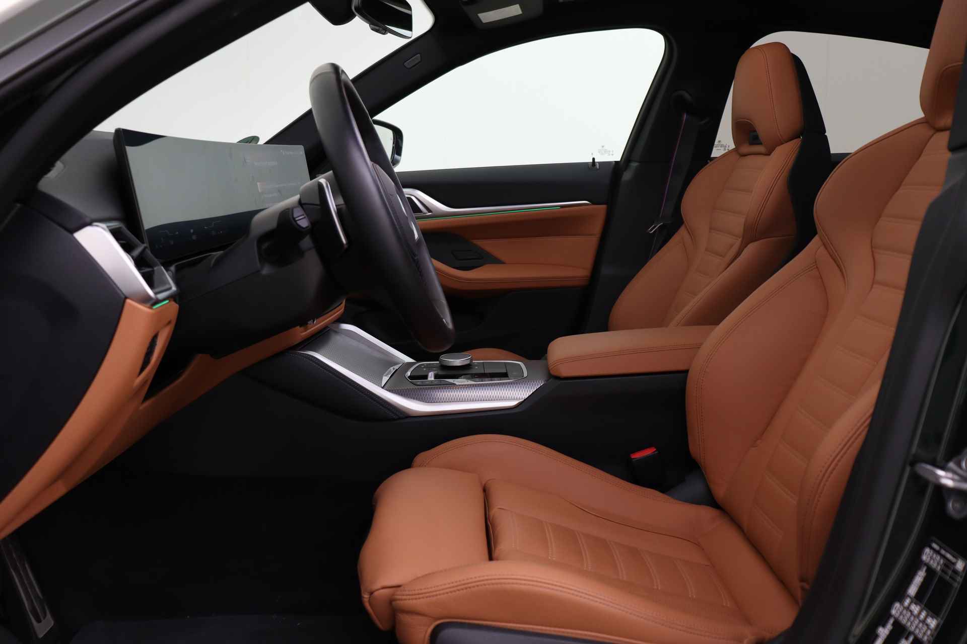 BMW 4 Serie Gran Coupé M440i High Executive Automaat / Schuif-kanteldak / M sportstoelen / Stoelverwarming / Driving Assistant Professional / Harman Kardon / Live Cockpit Professional - 7/59