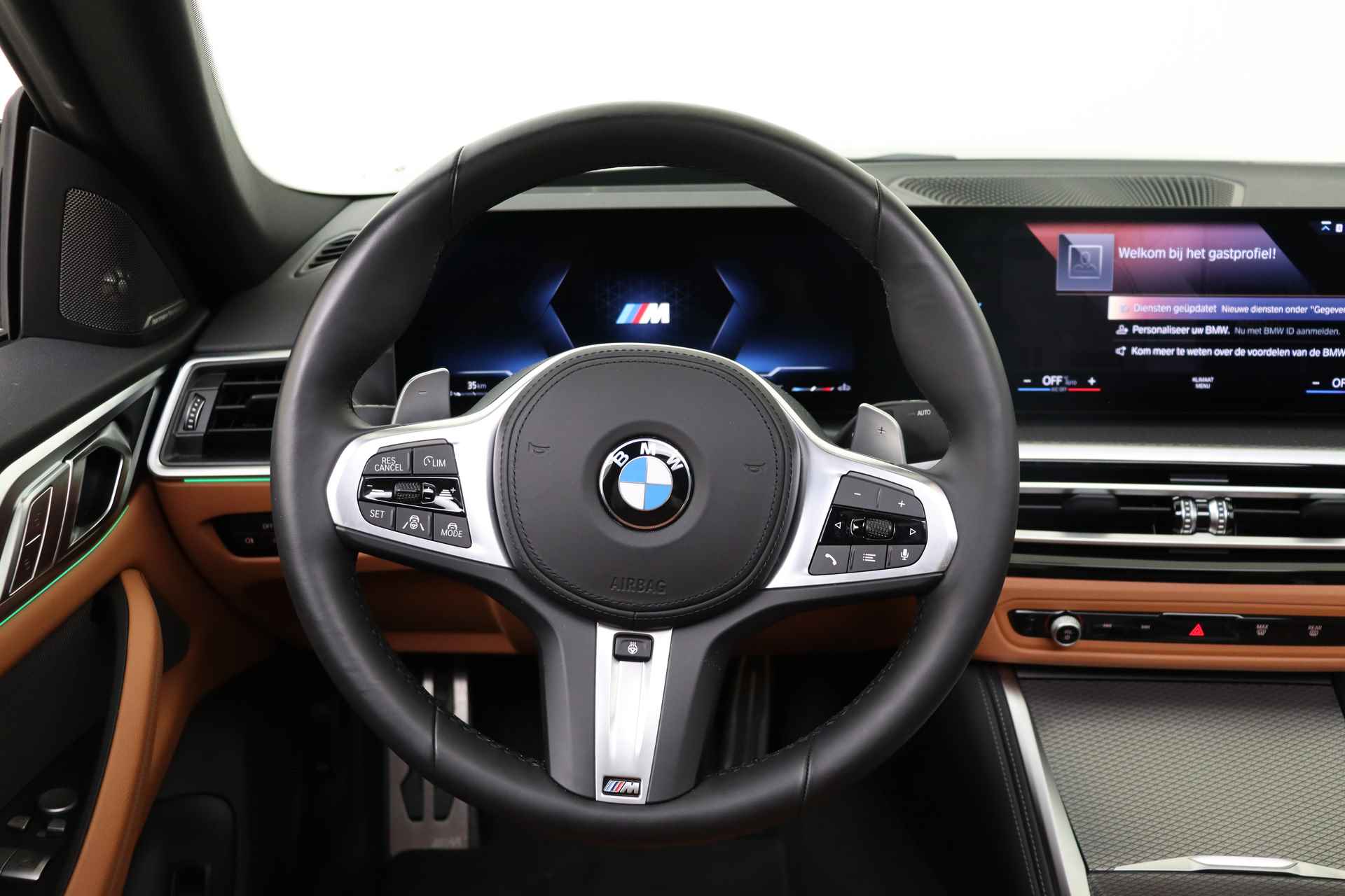 BMW 4 Serie Gran Coupé M440i High Executive Automaat / Schuif-kanteldak / M sportstoelen / Stoelverwarming / Driving Assistant Professional / Harman Kardon / Live Cockpit Professional - 22/59