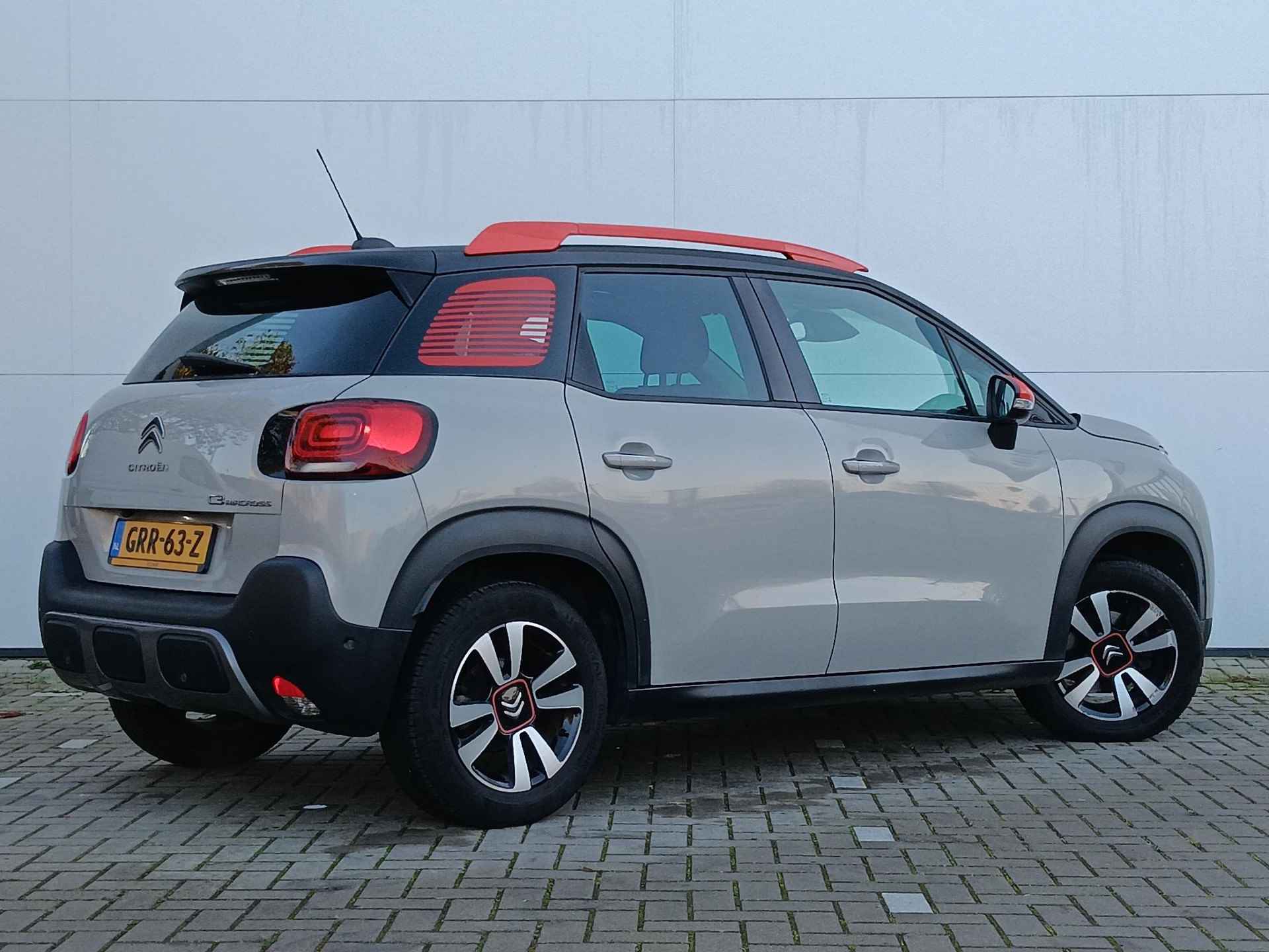 Citroen C3 Aircross 1.2 PureTech 110 EAT6 Shine Automaat / Navigatie / Schuif-Kanteldak / Parkeersensoren + Camera / Climate Control - 3/33