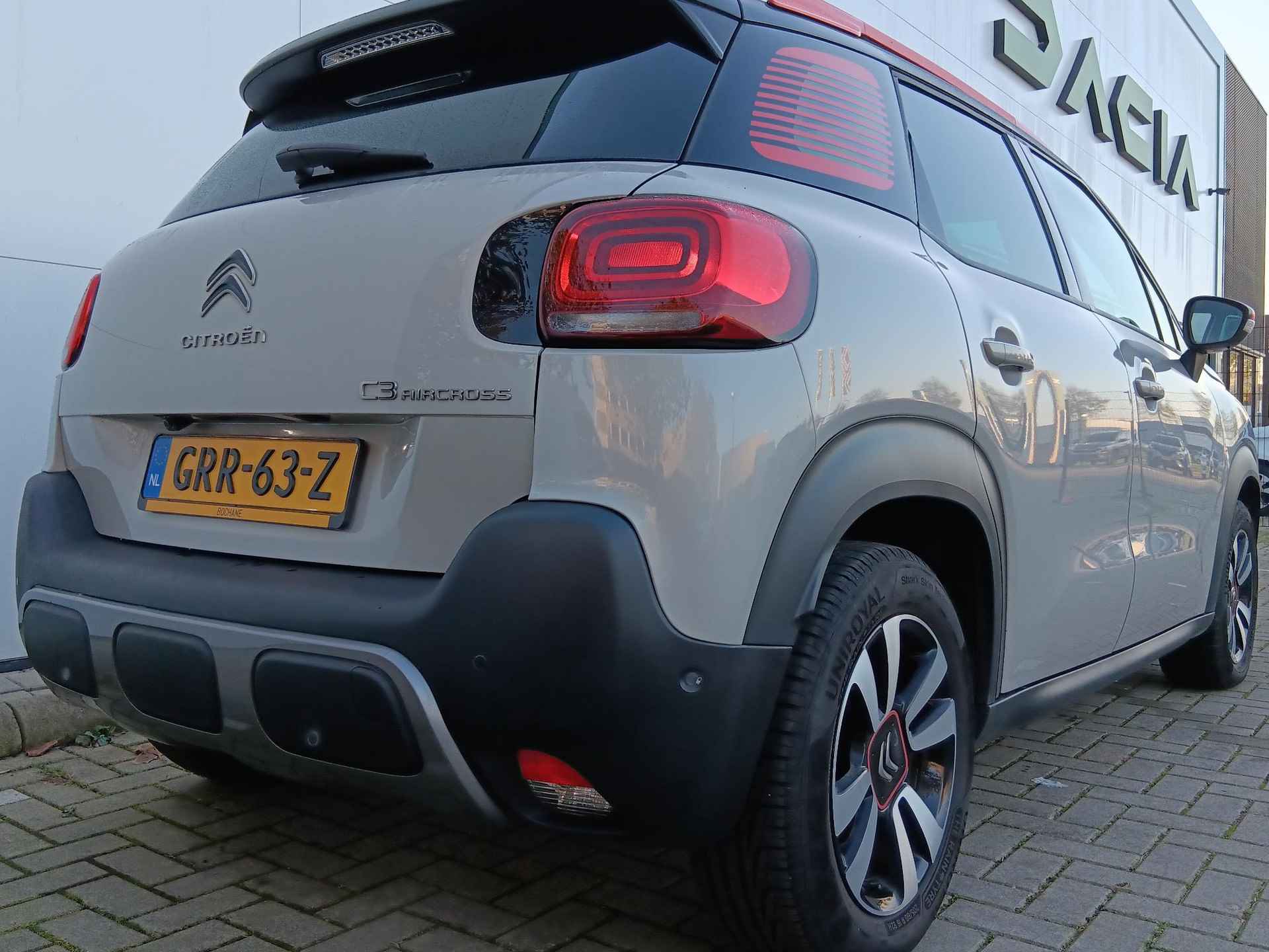 Citroen C3 Aircross 1.2 PureTech 110 EAT6 Shine Automaat / Navigatie / Schuif-Kanteldak / Parkeersensoren + Camera / Climate Control - 26/33