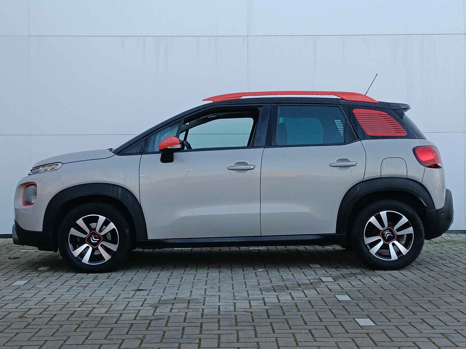 Citroen C3 Aircross 1.2 PureTech 110 EAT6 Shine Automaat / Navigatie / Schuif-Kanteldak / Parkeersensoren + Camera / Climate Control - 11/33