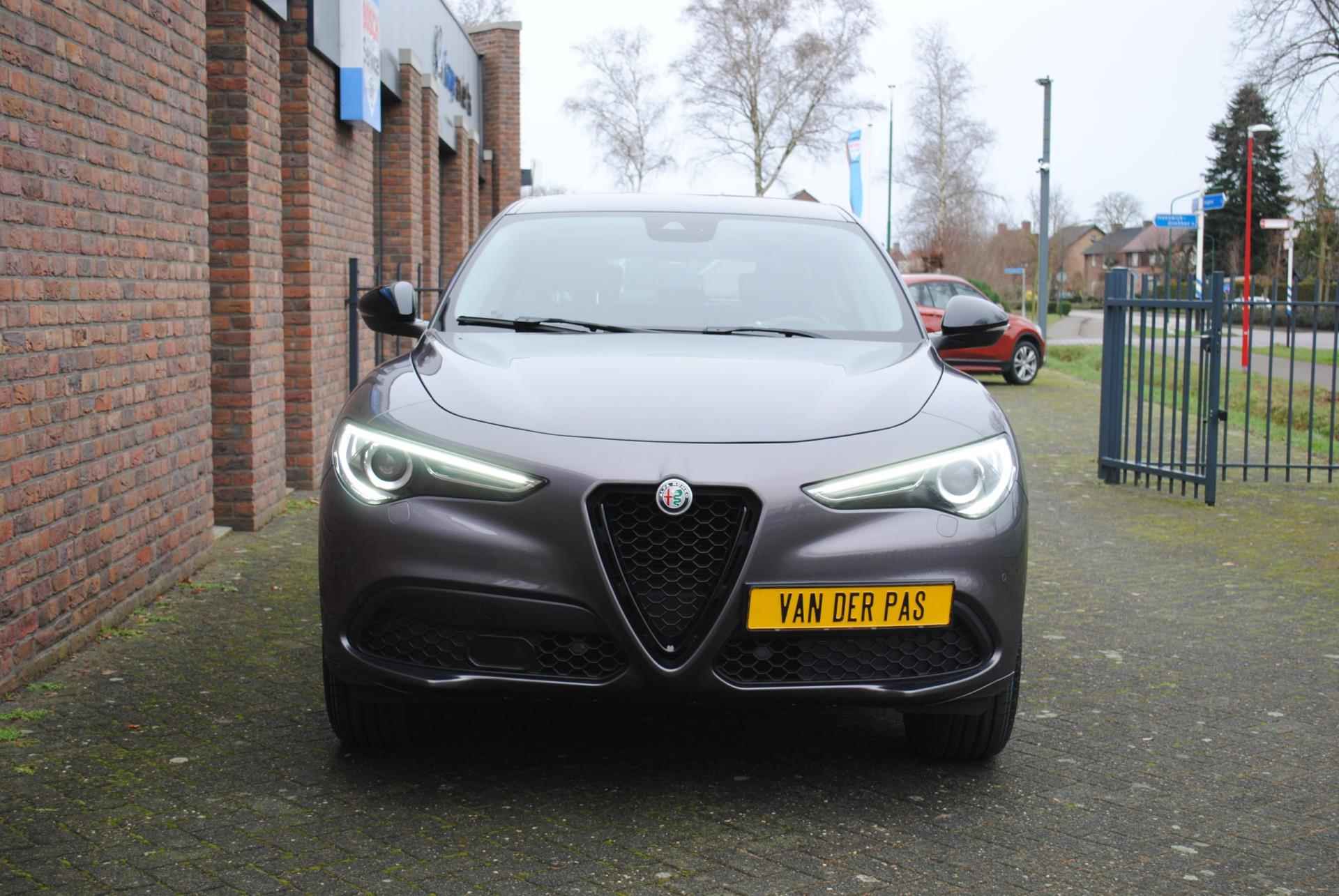 Alfa Romeo Stelvio 2.0 T AWD Super - 3/28