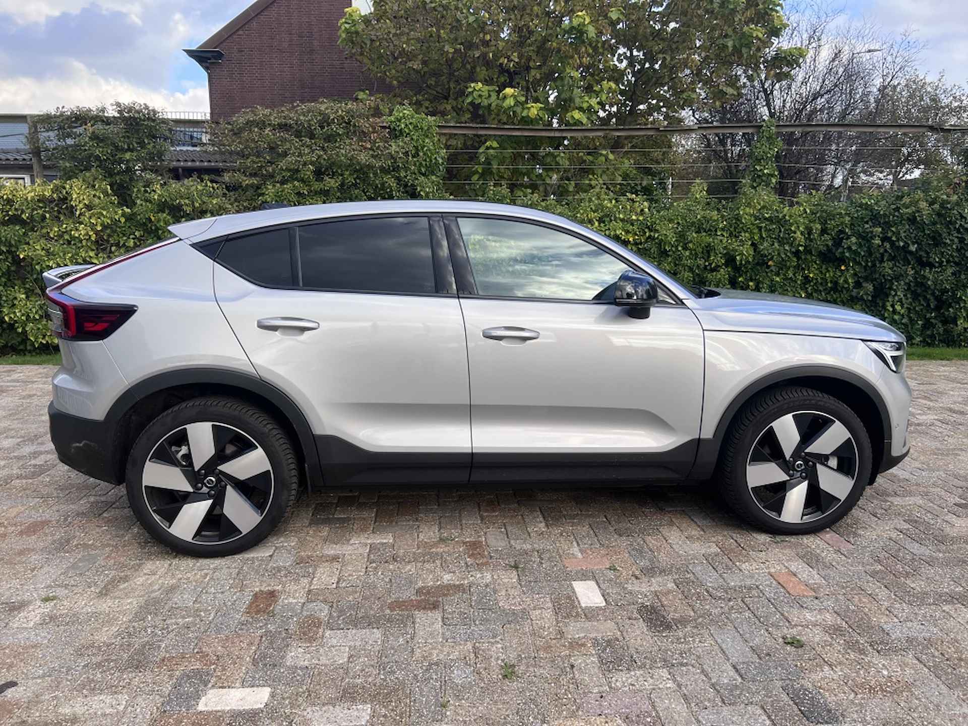 Volvo C40 Extend. Range Ultra 82kWh | DEMO | All-Seasonbanden | 20" LMV | - 6/24