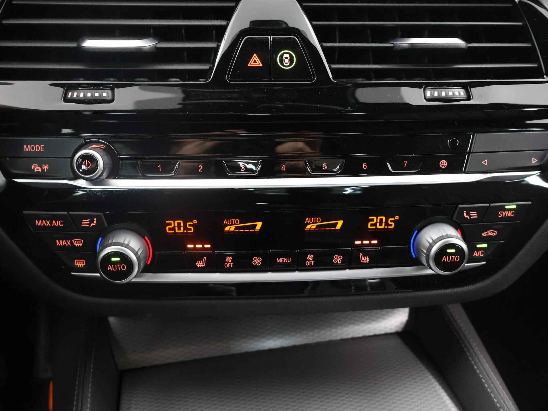 BMW 5-serie 520i High Executive Edition M-Sport | Navigatie | Harman Kardon Sound | Head Up | Digitaal Dashboard | Keyless go | Stoelverwarming | Climate Control | - 26/49